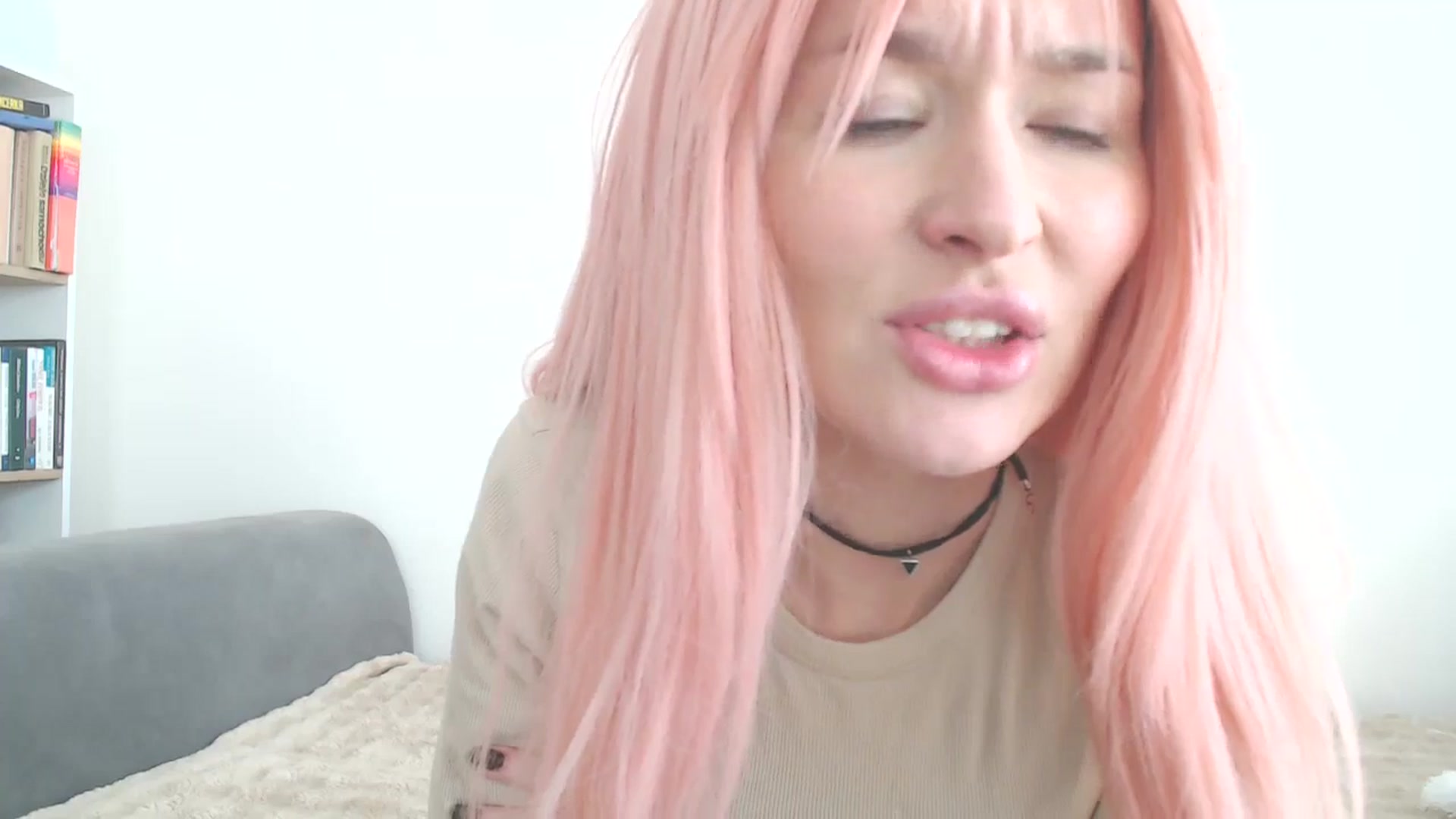 Gallery image thumbnail from yourcammodelx's myfreecams stream on, 02/19/2025, 14:34 image 16 of 20