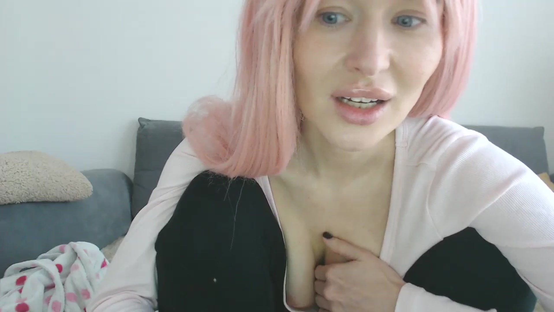 Gallery image thumbnail from yourcammodelx's myfreecams stream on, 02/27/2025, 13:02 image 17 of 20