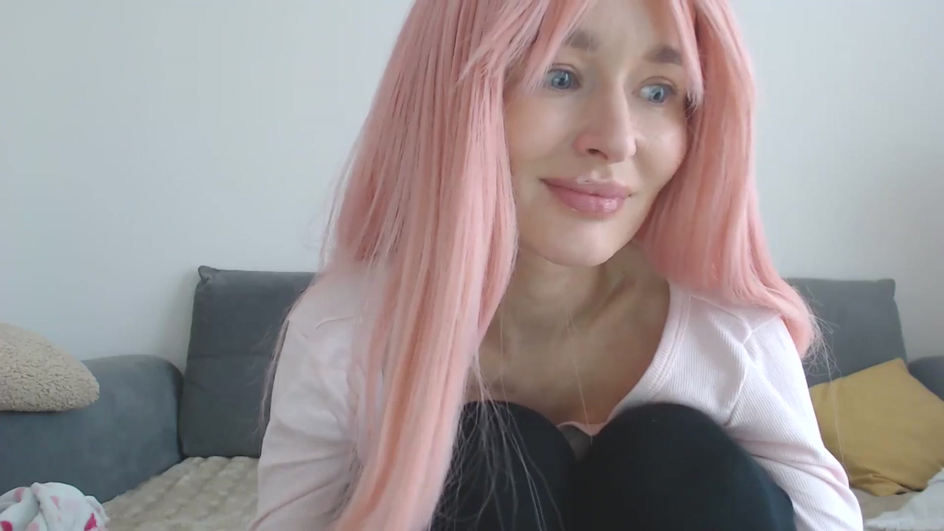 Gallery image thumbnail from yourcammodelx's myfreecams stream on, 02/27/2025, 13:02 image 6 of 20