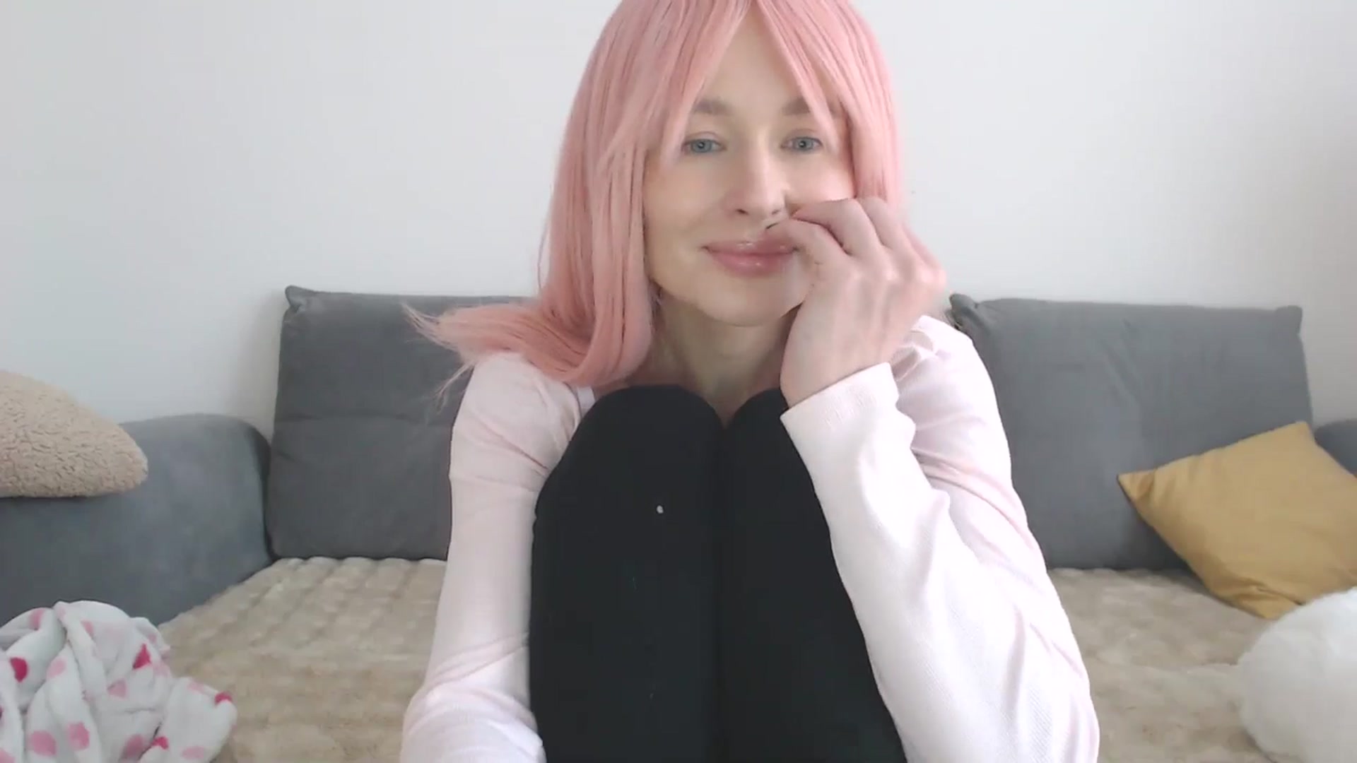Gallery image thumbnail from yourcammodelx's myfreecams stream on, 02/27/2025, 13:02 image 11 of 20