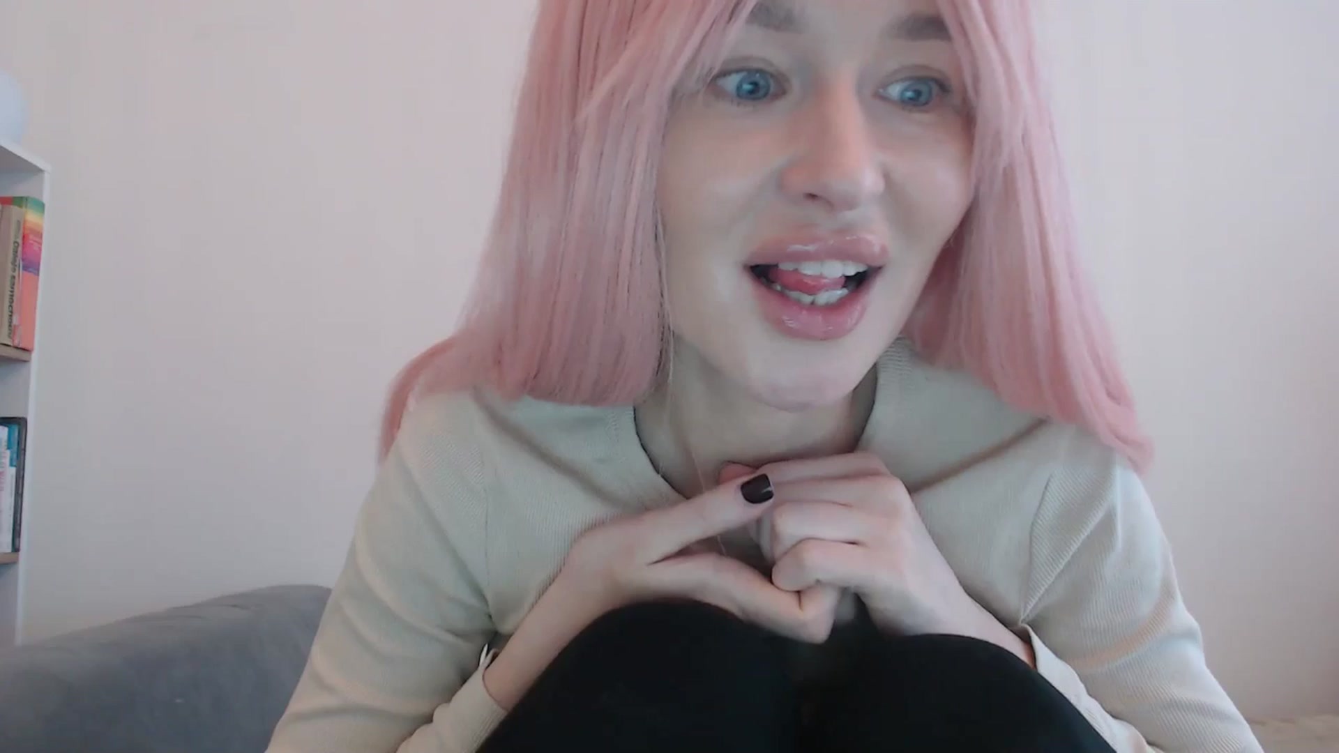Gallery image thumbnail from yourcammodelx's myfreecams stream on, 02/28/2025, 13:15 image 15 of 20