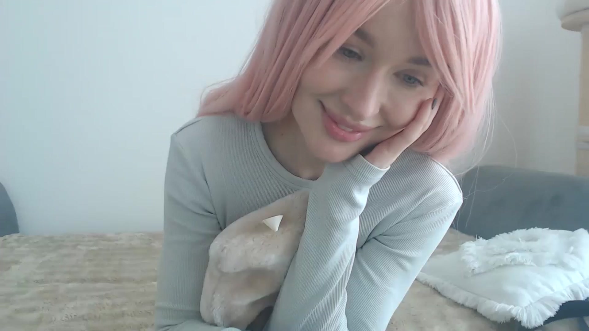 Gallery image thumbnail from yourcammodelx's myfreecams stream on, 03/05/2025, 13:28 image 15 of 20