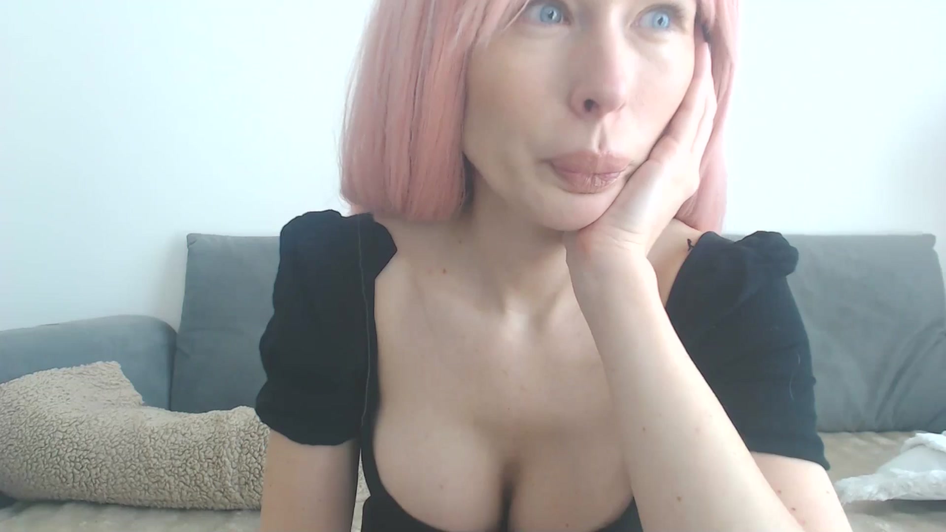 Gallery image thumbnail from yourcammodelx's myfreecams stream on, 03/08/2025, 13:07 image 7 of 20