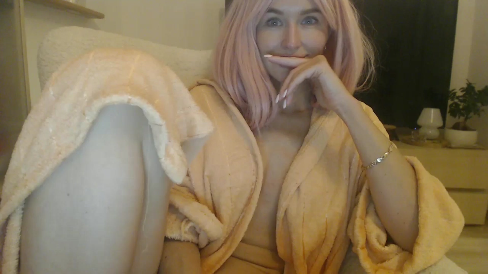 Gallery image thumbnail from yourcammodelx's myfreecams stream on, 09/12/2025, 21:39 image 15 of 20