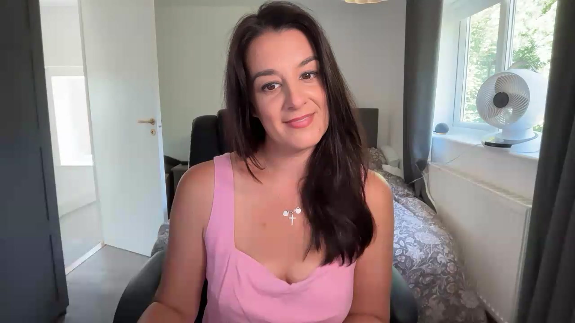Gallery image thumbnail from yourcassiexo's myfreecams stream on, 08/11/2026, 13:27 image 10 of 20