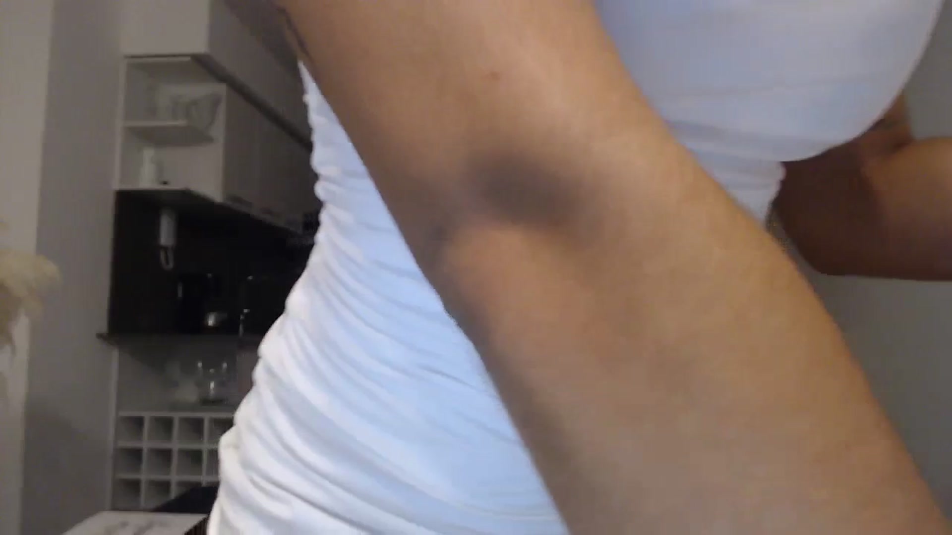 Gallery image thumbnail from yourmermaid_'s myfreecams stream on, 08/24/2023, 09:30 image 8 of 20