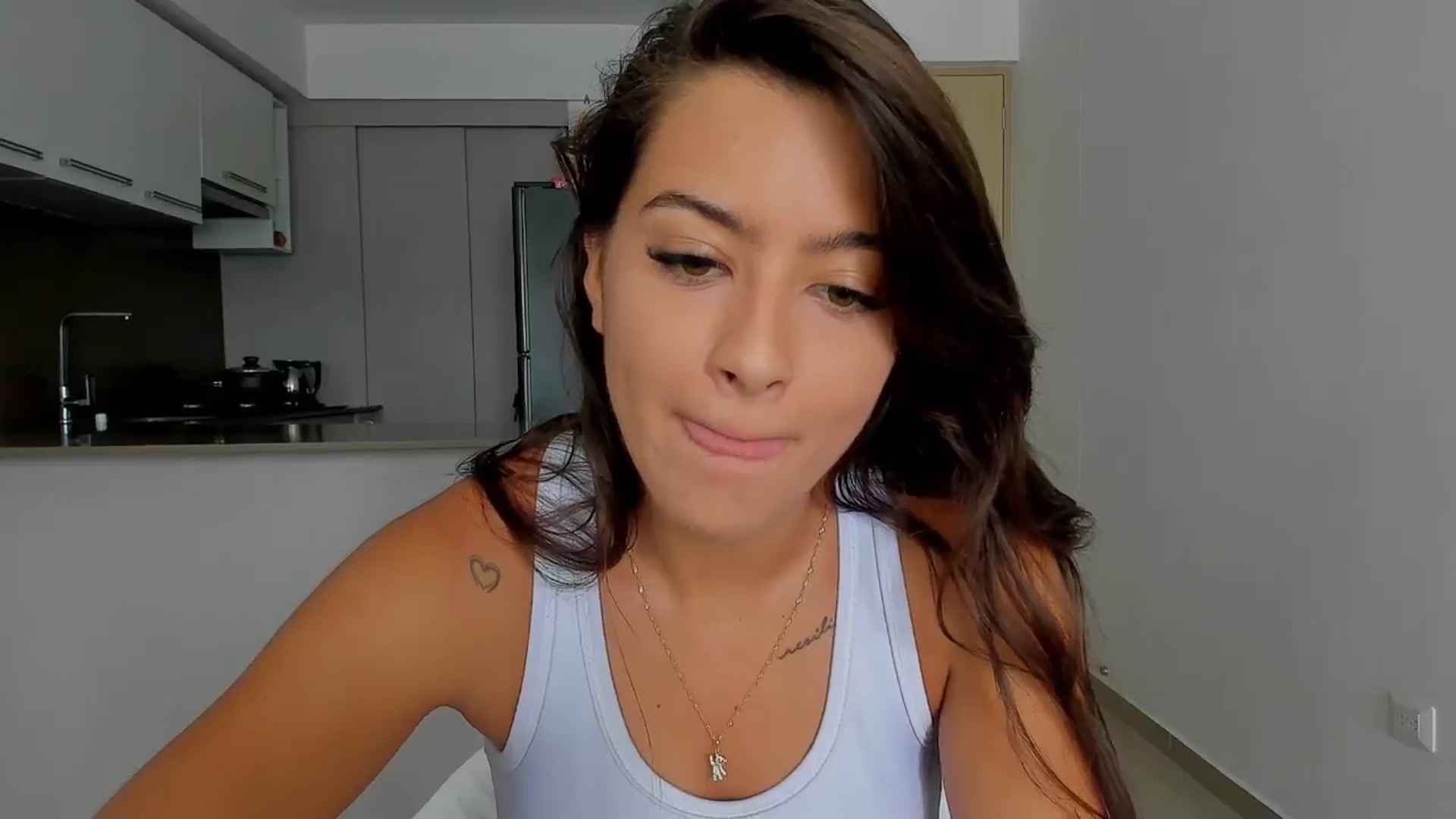 Gallery image thumbnail from yourmermaid_'s myfreecams stream on, 10/01/2024, 19:49 image 10 of 20