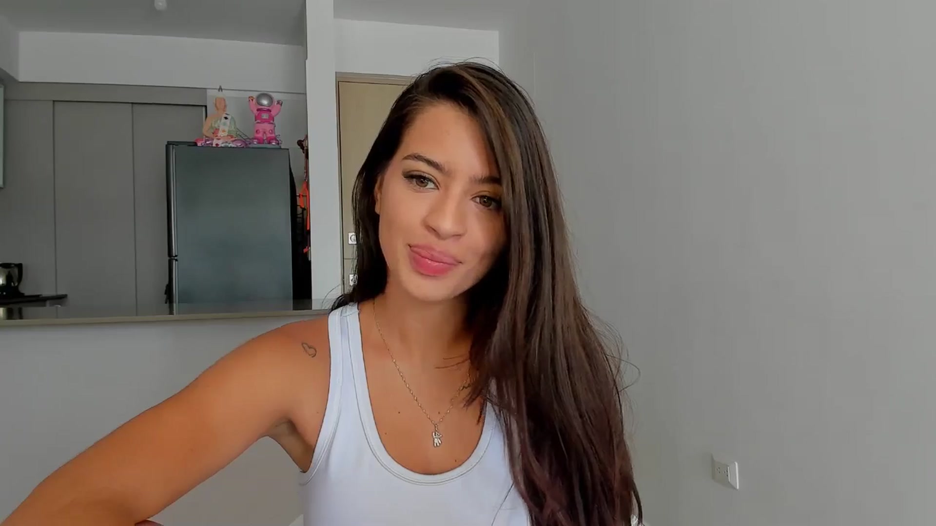 Gallery image thumbnail from yourmermaid_'s myfreecams stream on, 10/01/2024, 19:49 image 20 of 20