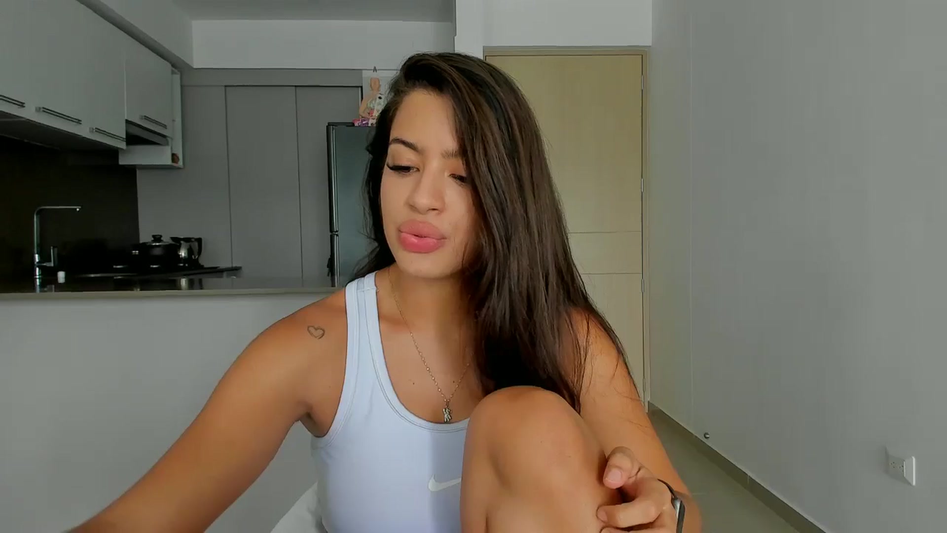 Gallery image thumbnail from yourmermaid_'s myfreecams stream on, 10/01/2024, 19:49 image 8 of 20