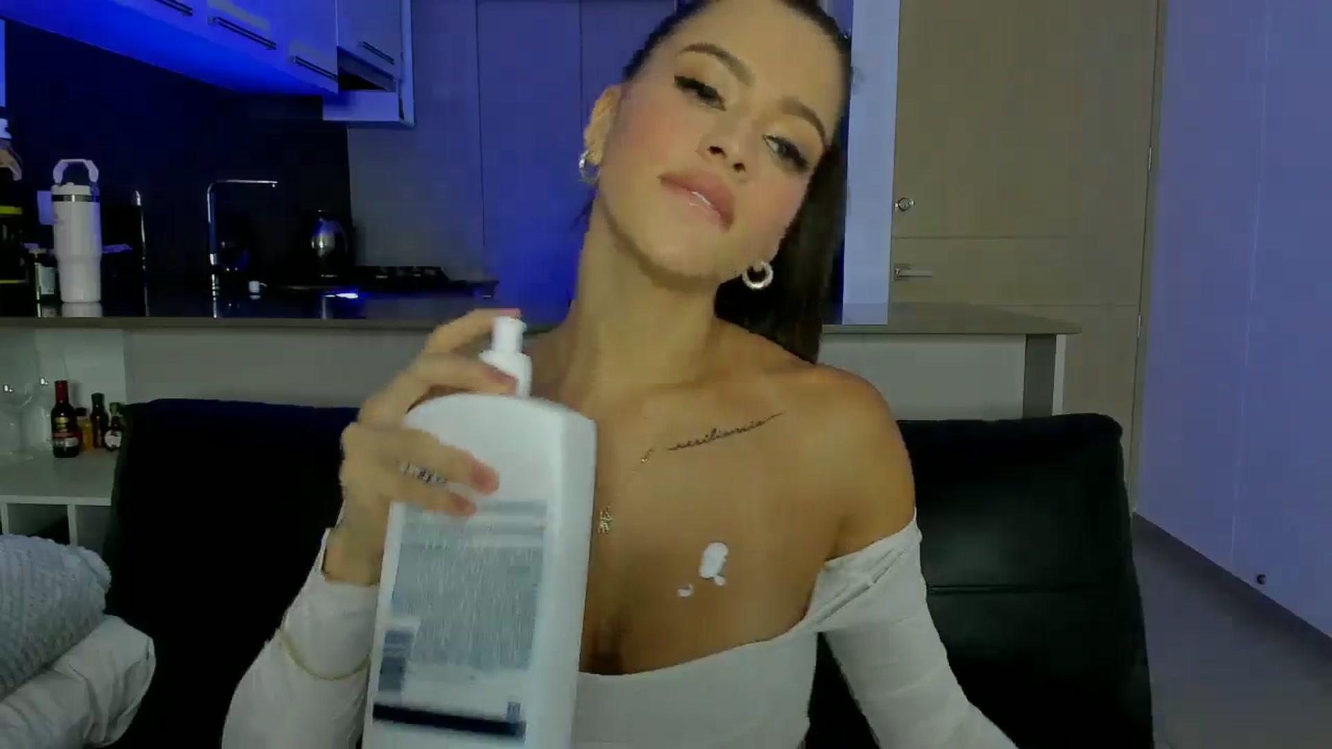 Gallery image thumbnail from yourmermaid_'s myfreecams stream on, 02/11/2025, 03:17 image 12 of 20