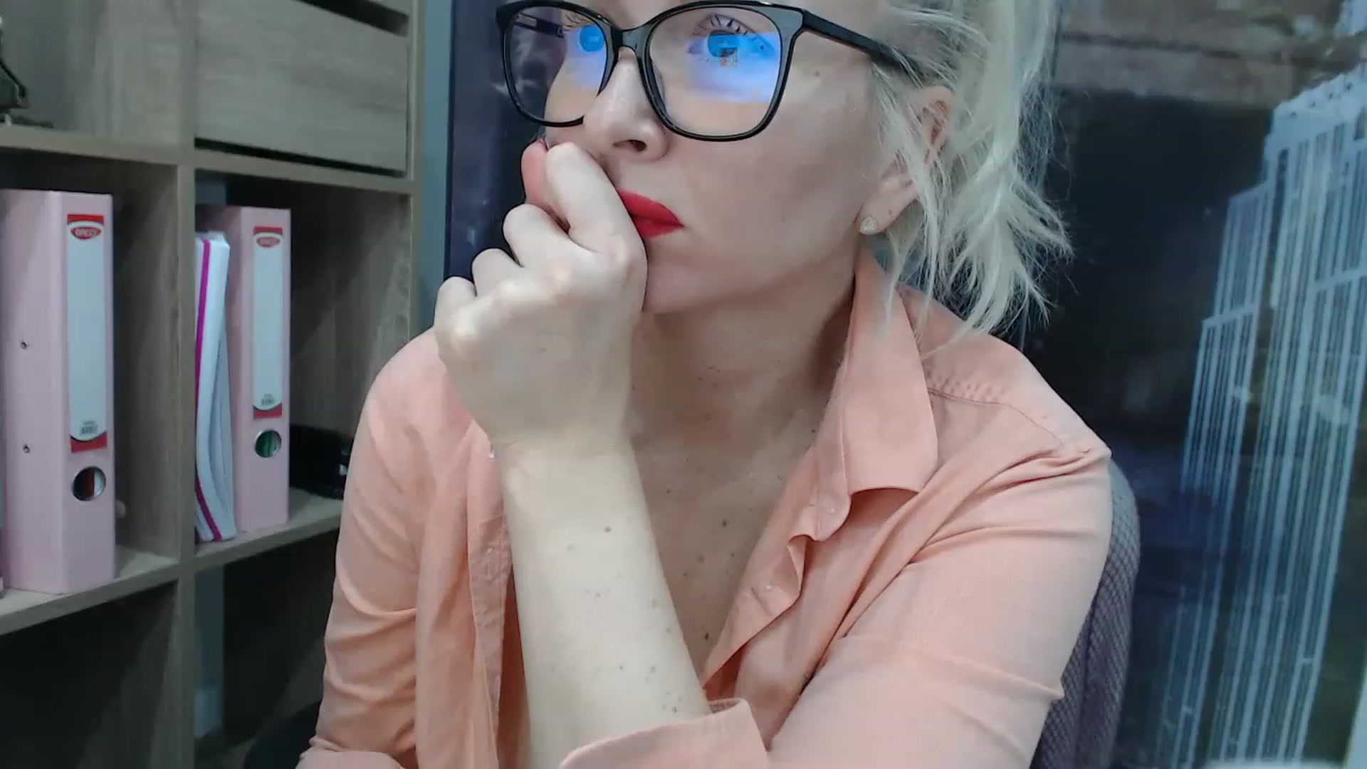 Gallery image thumbnail from yourstepmomy's myfreecams stream on, 11/16/2022, 21:27 image 8 of 20