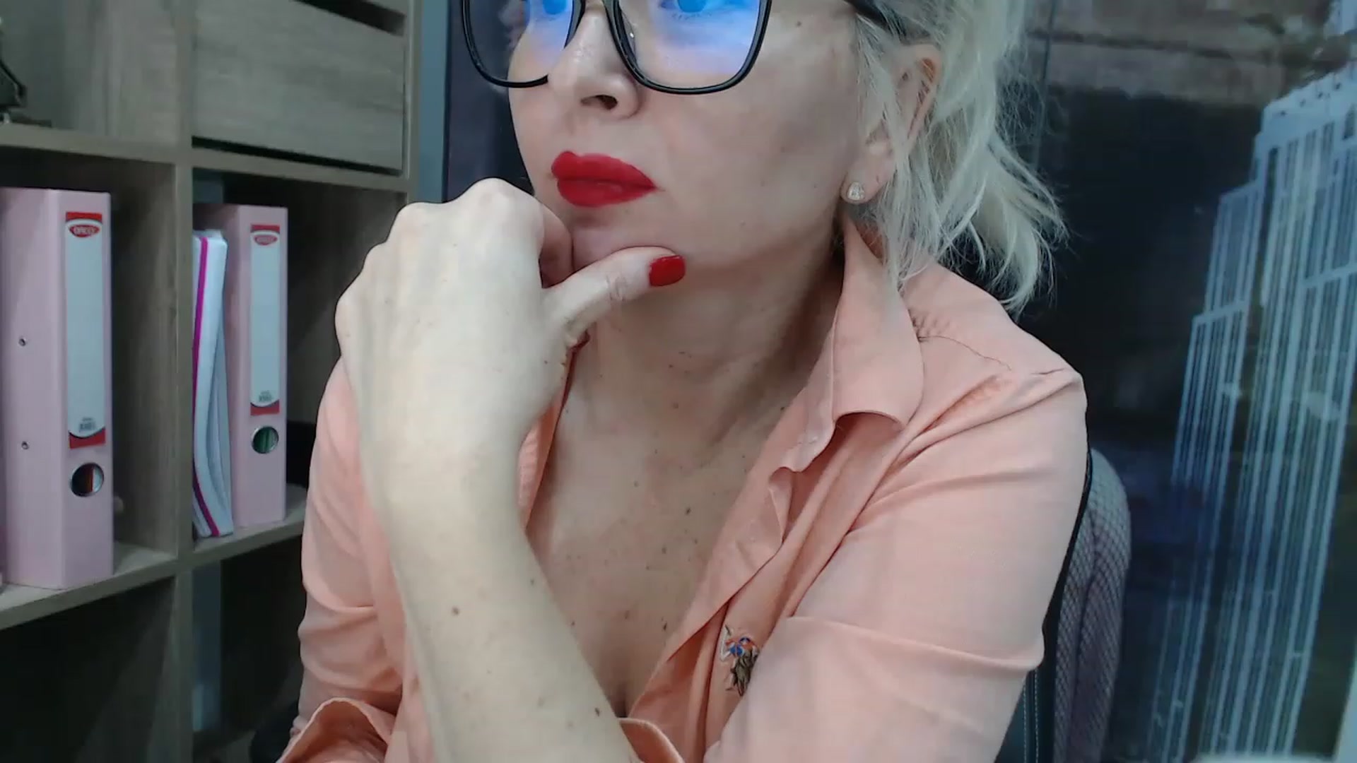 Gallery image thumbnail from yourstepmomy's myfreecams stream on, 11/16/2022, 21:27 image 9 of 20