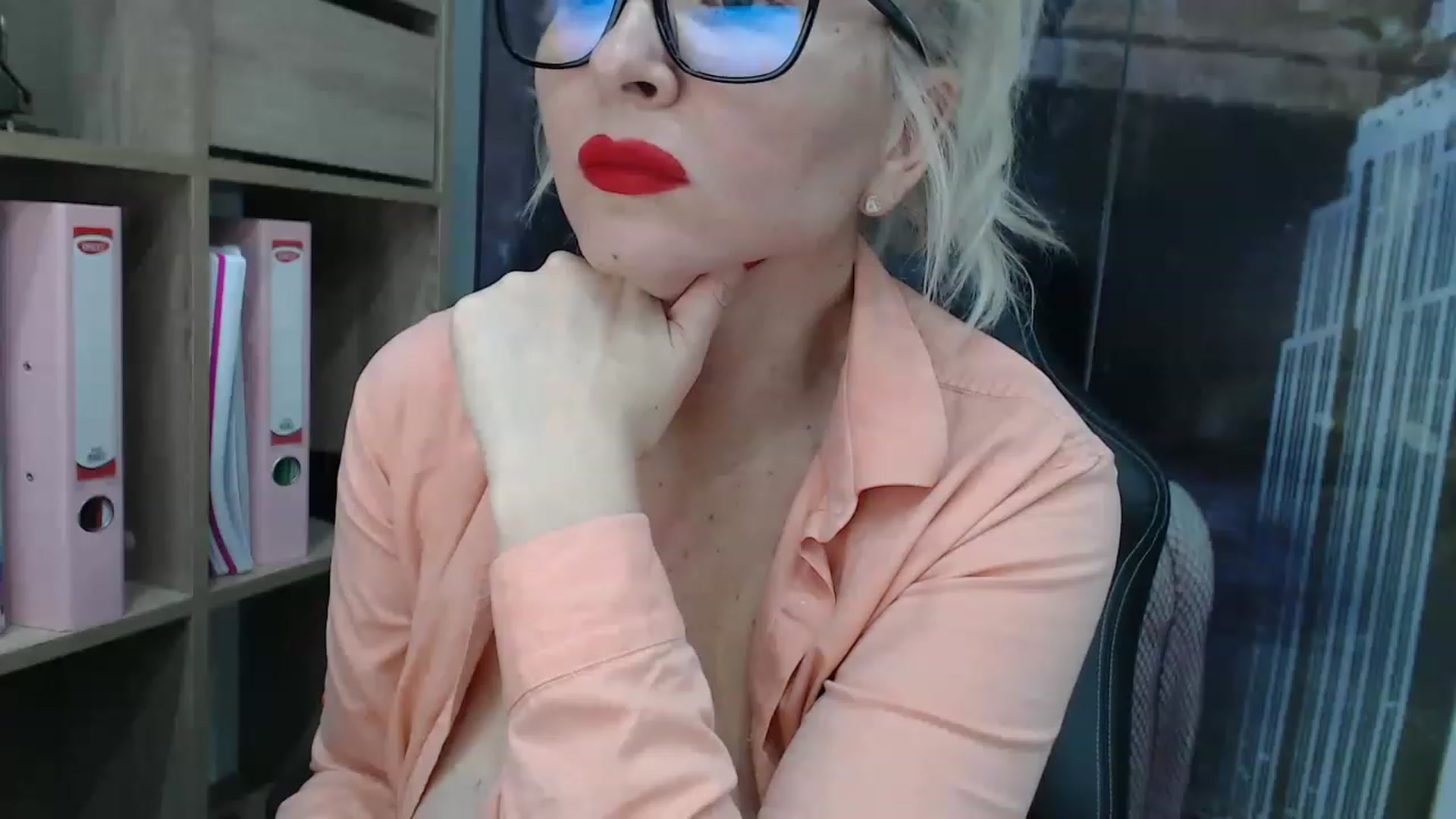 Gallery image thumbnail from yourstepmomy's myfreecams stream on, 11/16/2022, 21:27 image 3 of 20