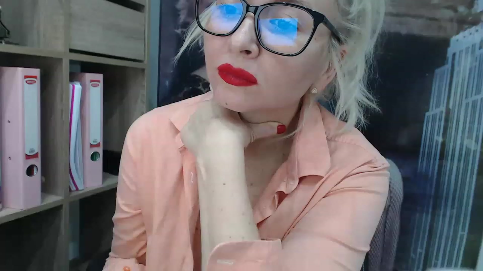 Gallery image thumbnail from yourstepmomy's myfreecams stream on, 11/16/2022, 21:27 image 7 of 20