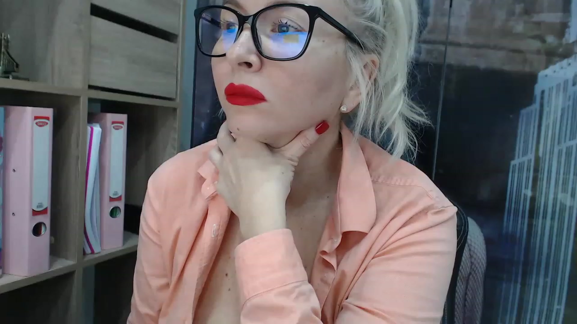Gallery image thumbnail from yourstepmomy's myfreecams stream on, 11/16/2022, 21:27 image 1 of 20