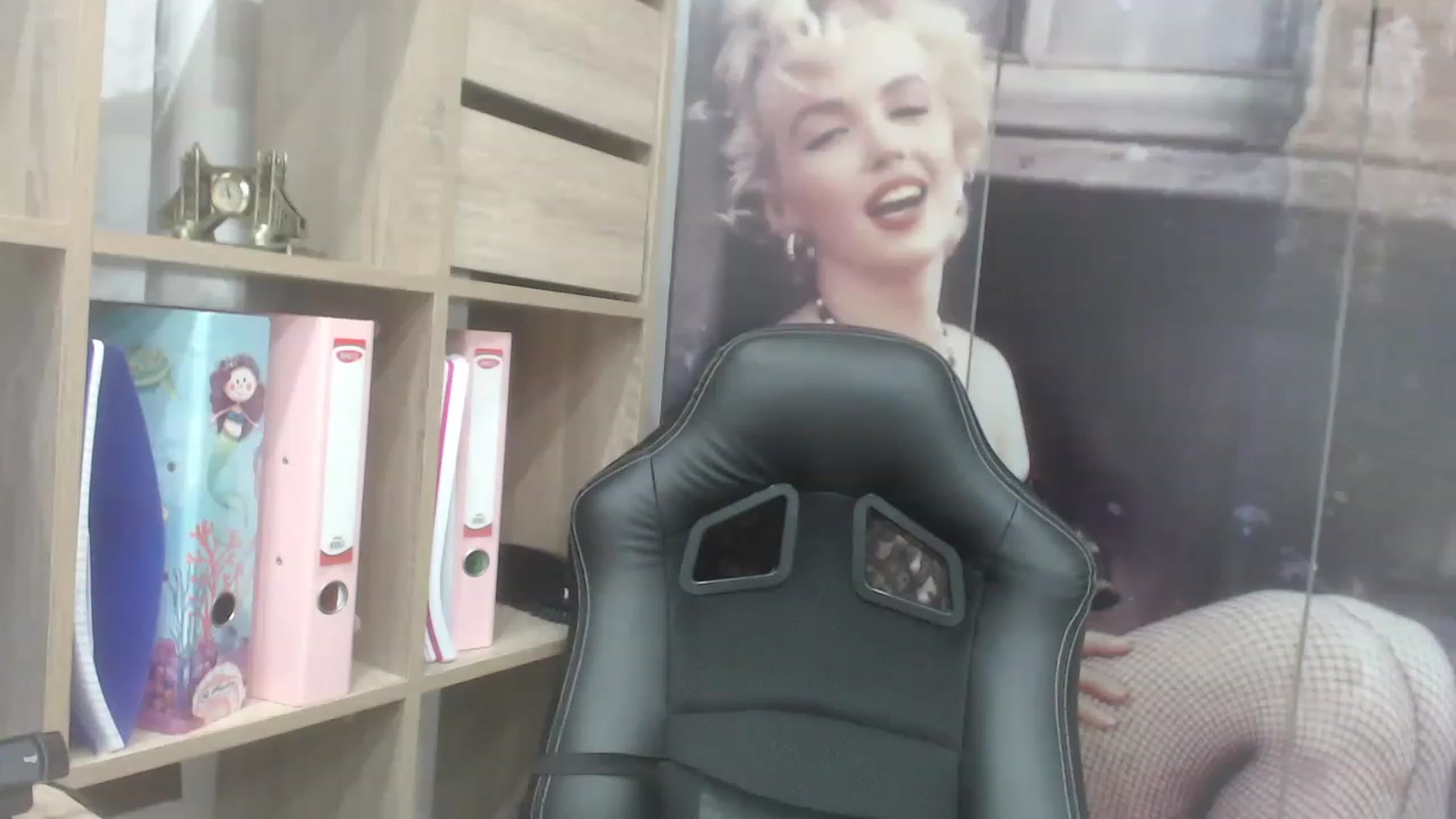 Gallery image thumbnail from yourstepmomy's myfreecams stream on, 11/17/2022, 23:46 image 3 of 20