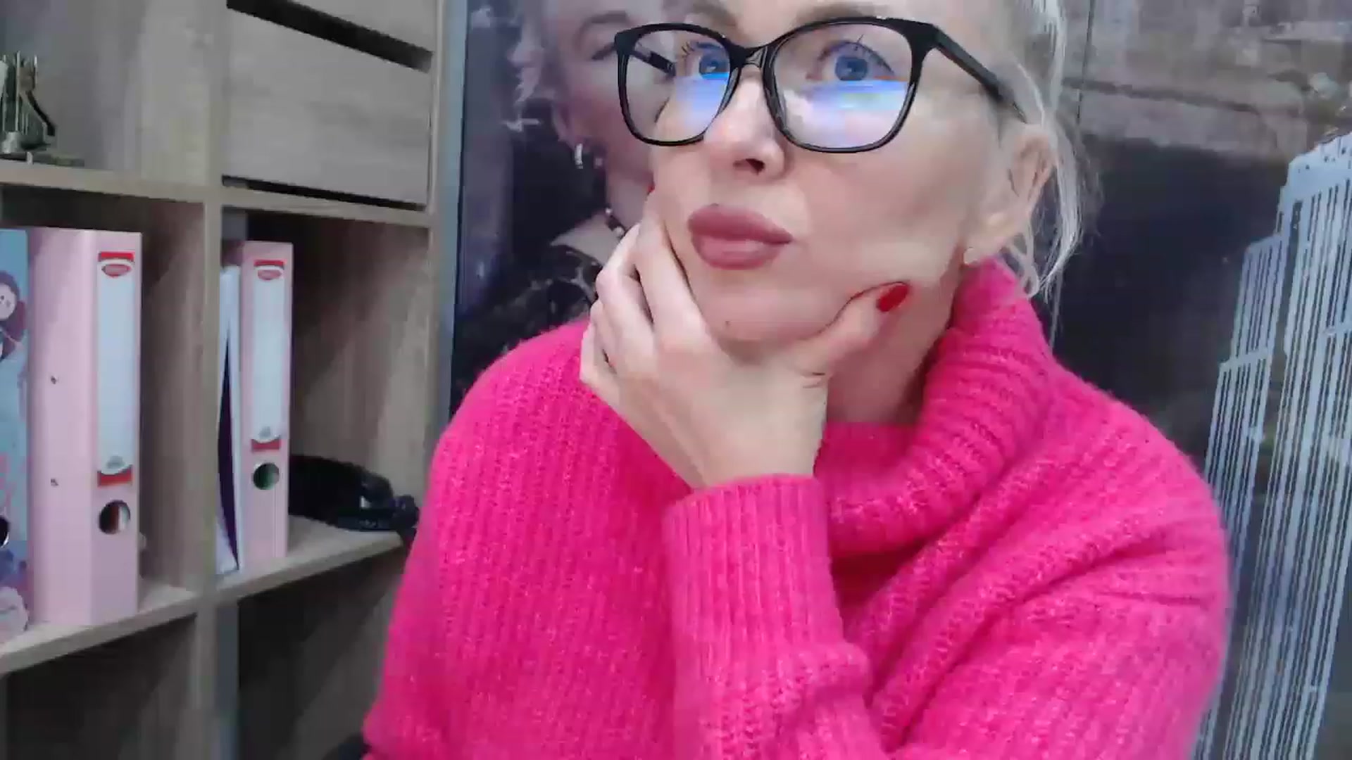 Gallery image thumbnail from yourstepmomy's myfreecams stream on, 11/20/2022, 22:27 image 8 of 20