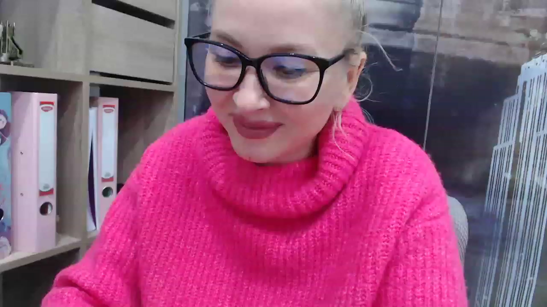 Gallery image thumbnail from yourstepmomy's myfreecams stream on, 11/20/2022, 22:27 image 2 of 20