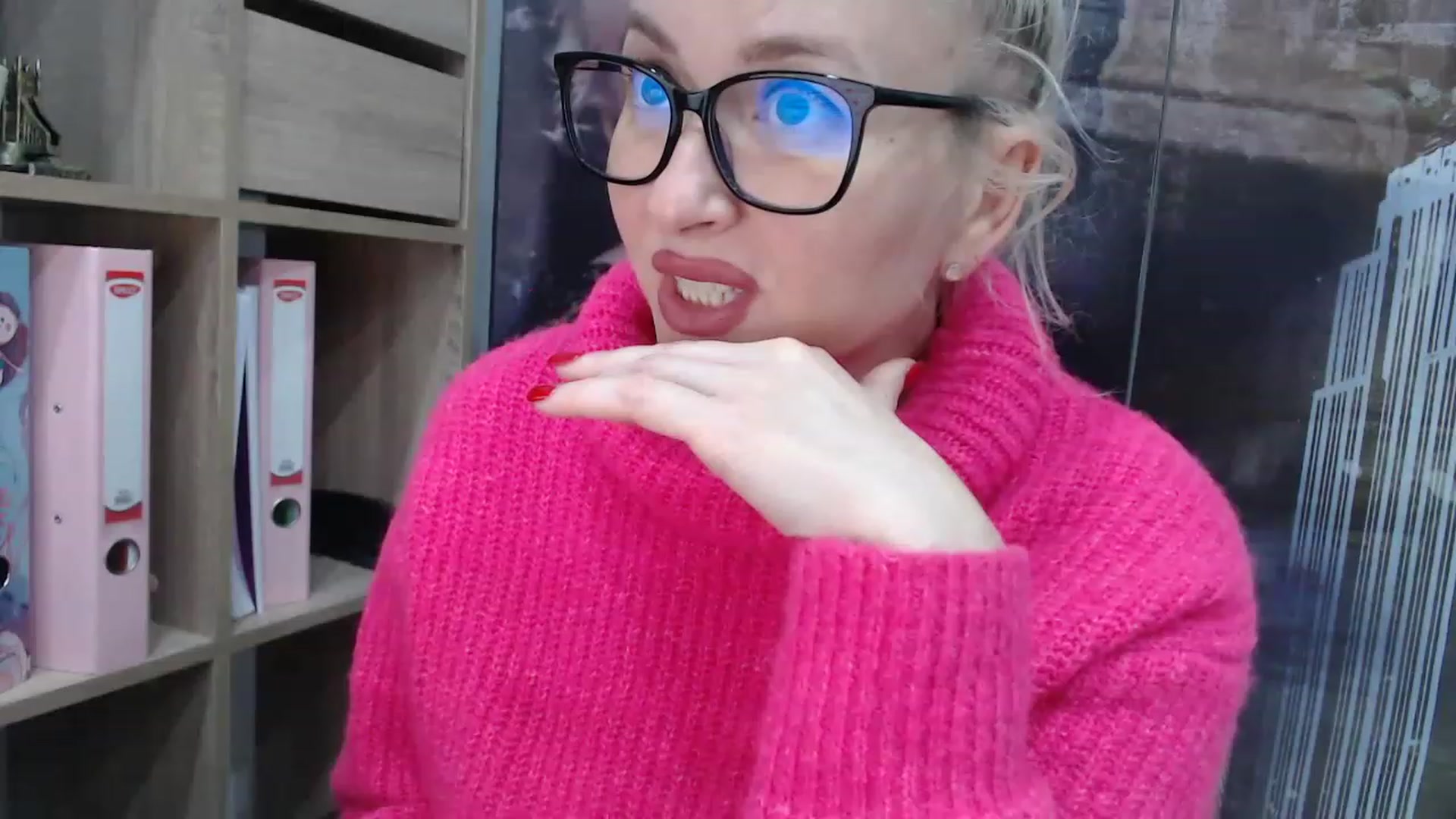 Gallery image thumbnail from yourstepmomy's myfreecams stream on, 11/20/2022, 22:27 image 1 of 20