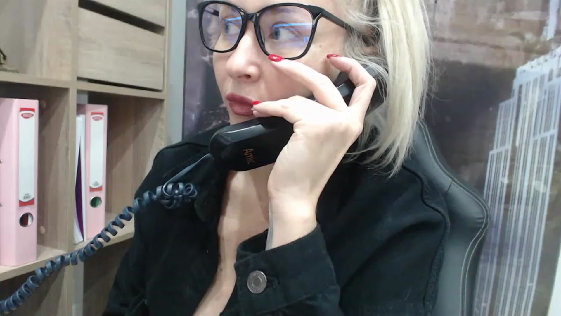 Gallery image thumbnail from yourstepmomy's myfreecams stream on, 11/22/2022, 21:07 image 13 of 20