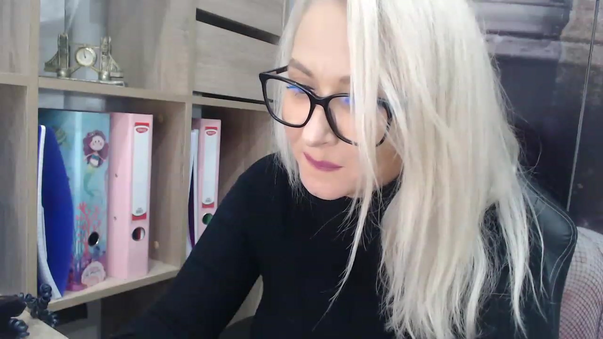 Gallery image thumbnail from yourstepmomy's myfreecams stream on, 11/23/2022, 21:41 image 19 of 20