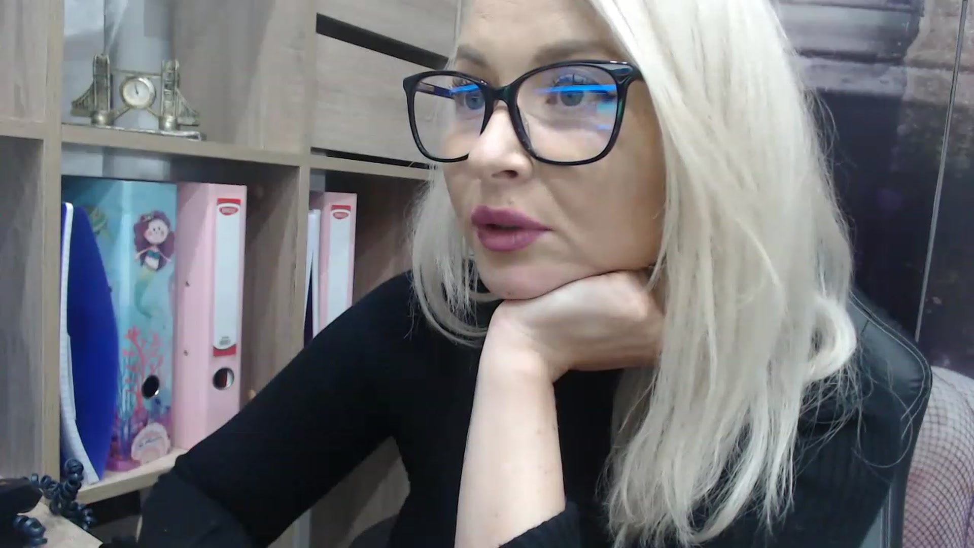 Gallery image thumbnail from yourstepmomy's myfreecams stream on, 11/23/2022, 21:41 image 20 of 20