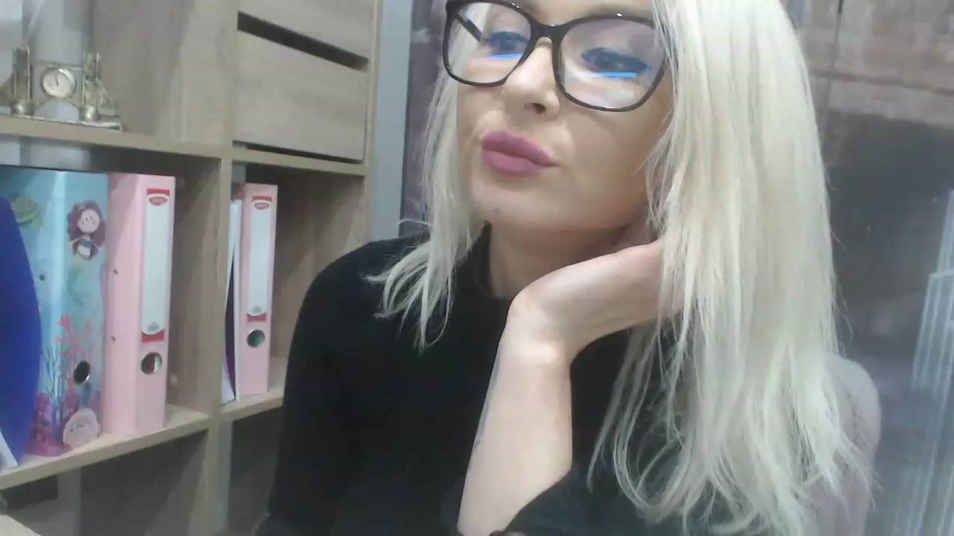 Gallery image thumbnail from yourstepmomy's myfreecams stream on, 11/23/2022, 21:41 image 1 of 20