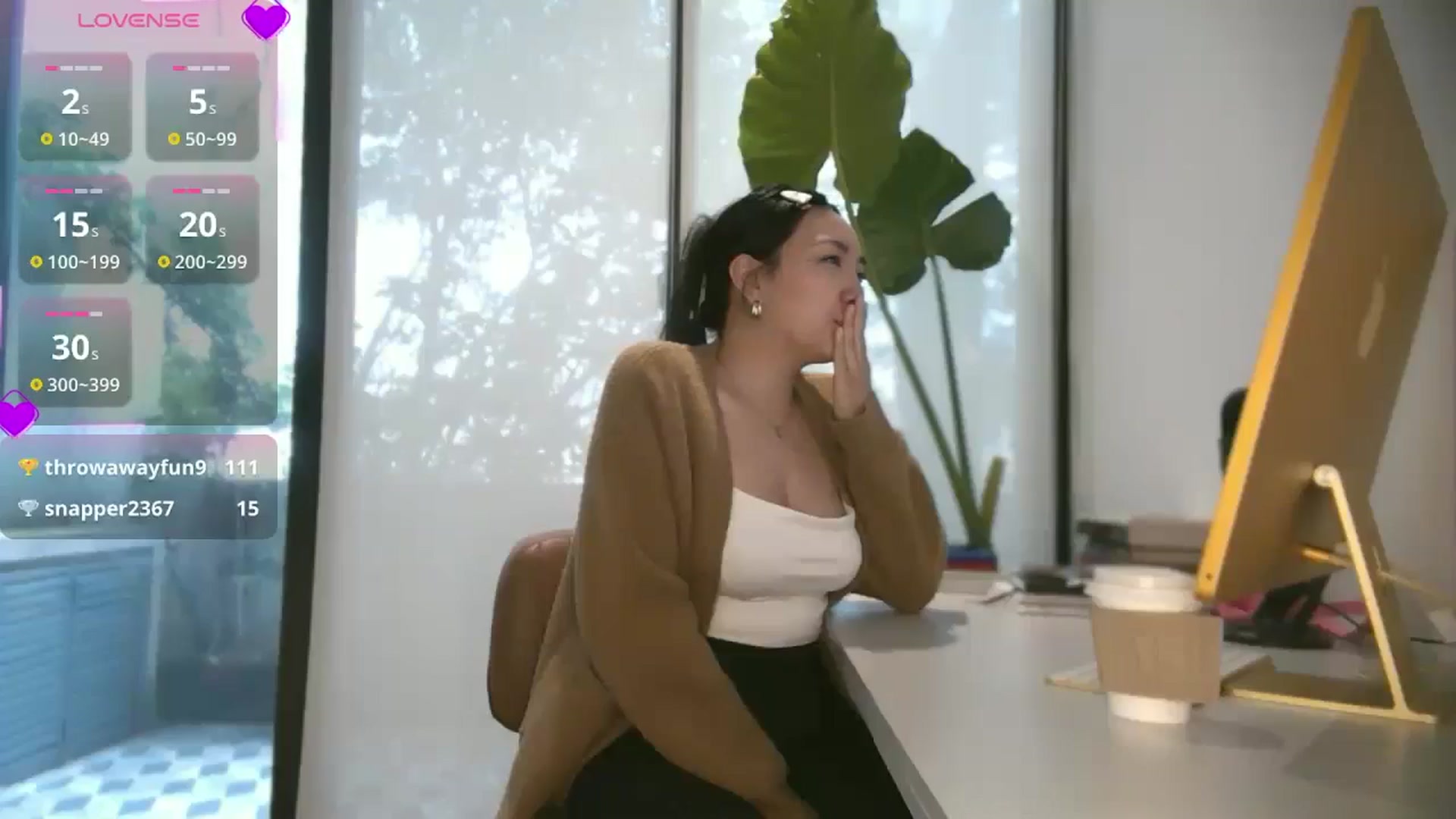 Gallery image thumbnail from yumihana__26's myfreecams stream on, 08/28/2025, 15:35 image 4 of 20