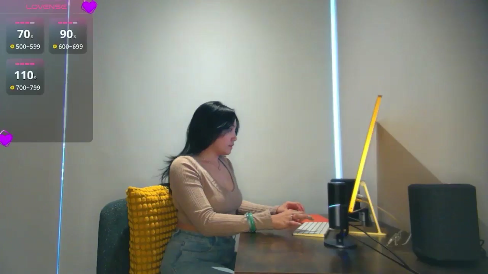 Gallery image thumbnail from yumihana__26's myfreecams stream on, 12/17/2025, 20:46 image 4 of 20
