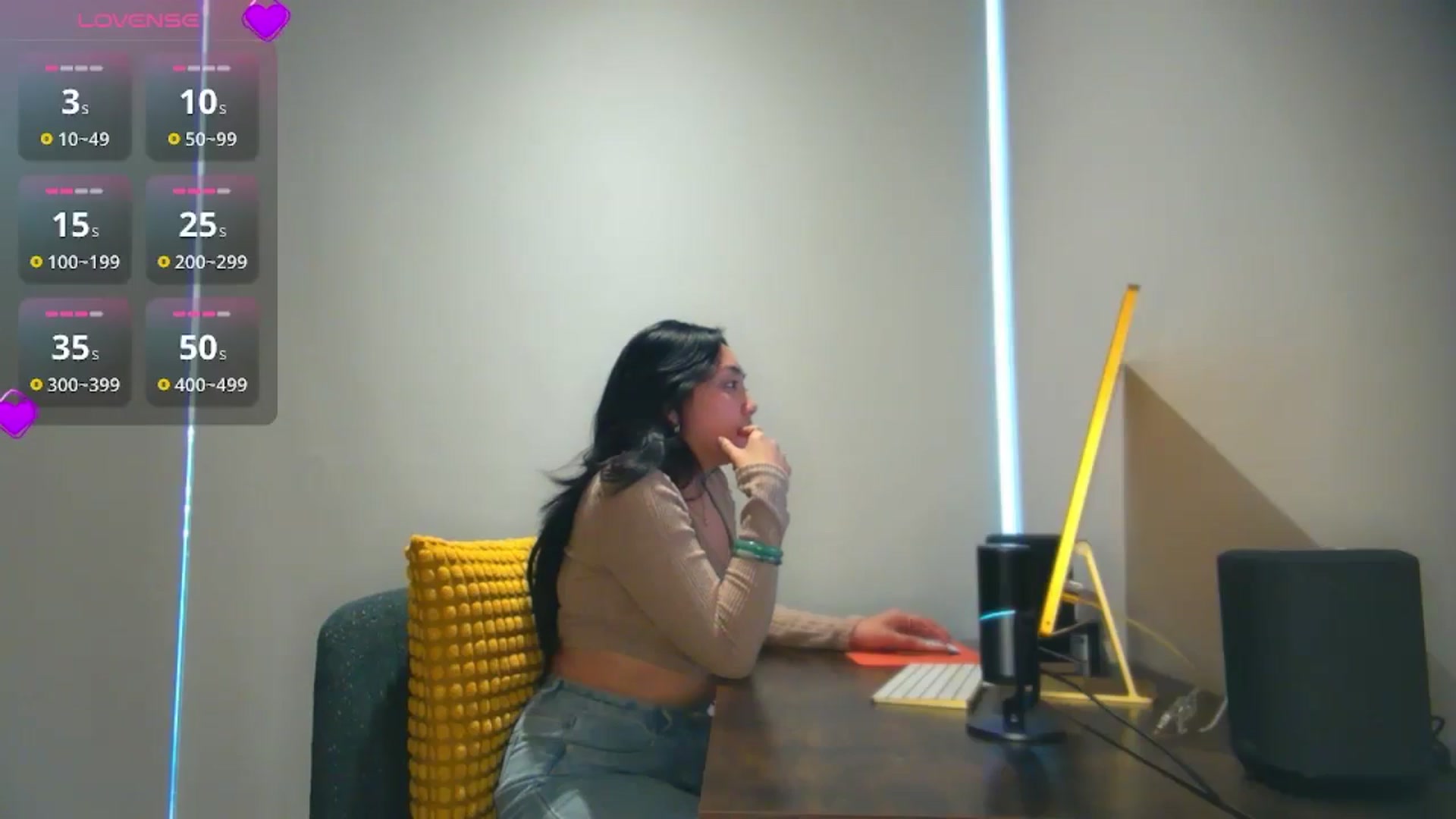 Gallery image thumbnail from yumihana__26's myfreecams stream on, 12/17/2025, 20:46 image 14 of 20