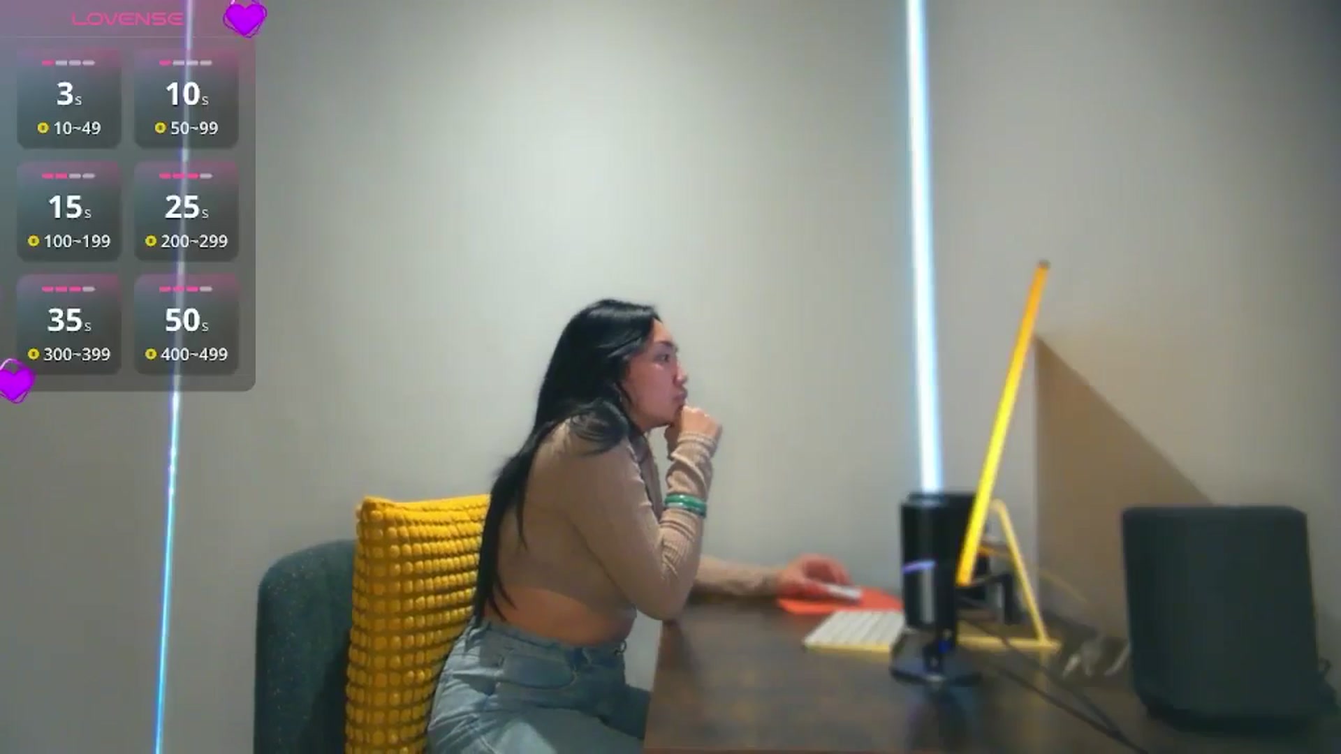 Gallery image thumbnail from yumihana__26's myfreecams stream on, 12/17/2025, 20:46 image 15 of 20