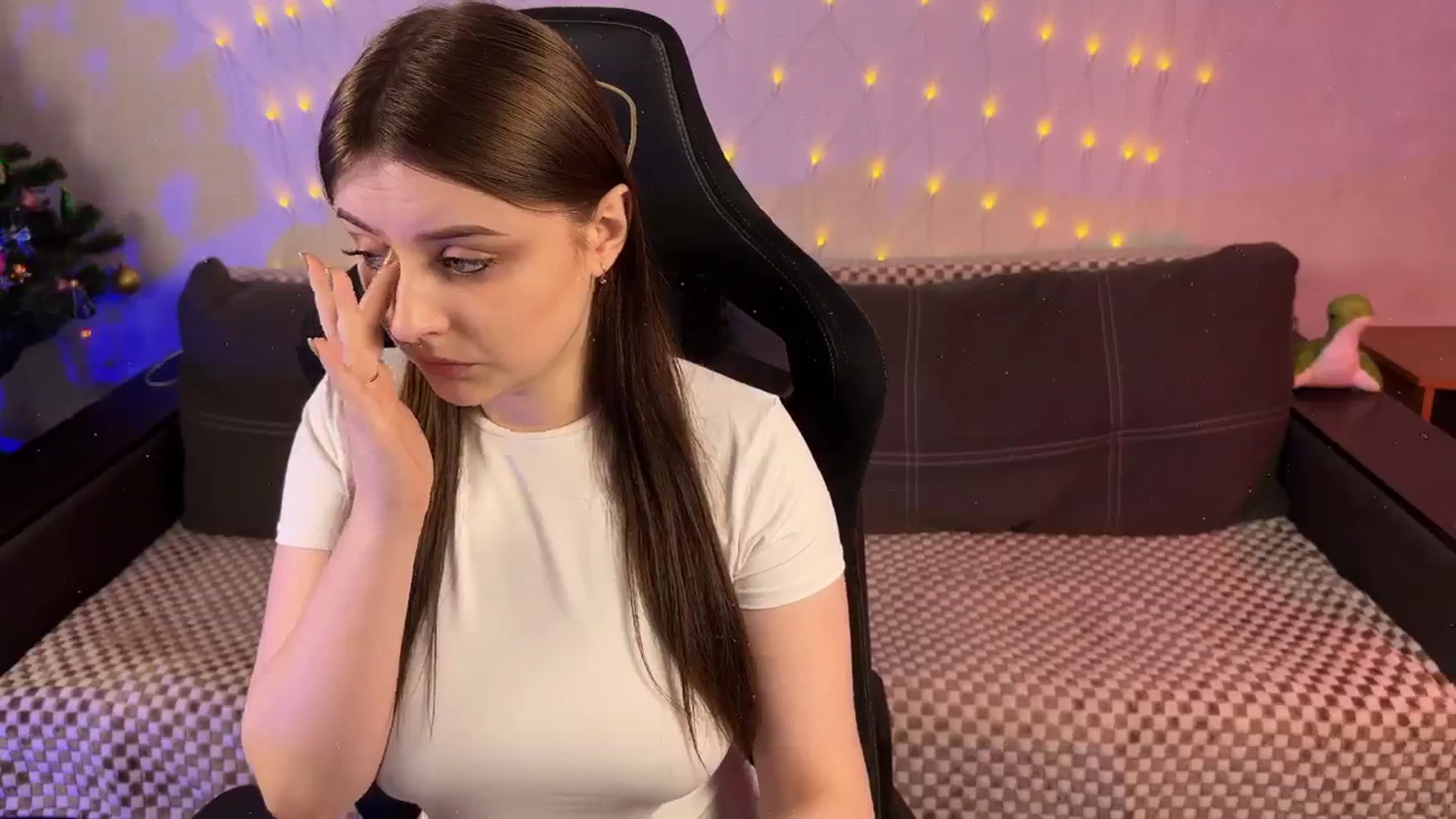 Gallery image thumbnail from yuunalii's myfreecams stream on, 12/27/2024, 10:19 image 5 of 20