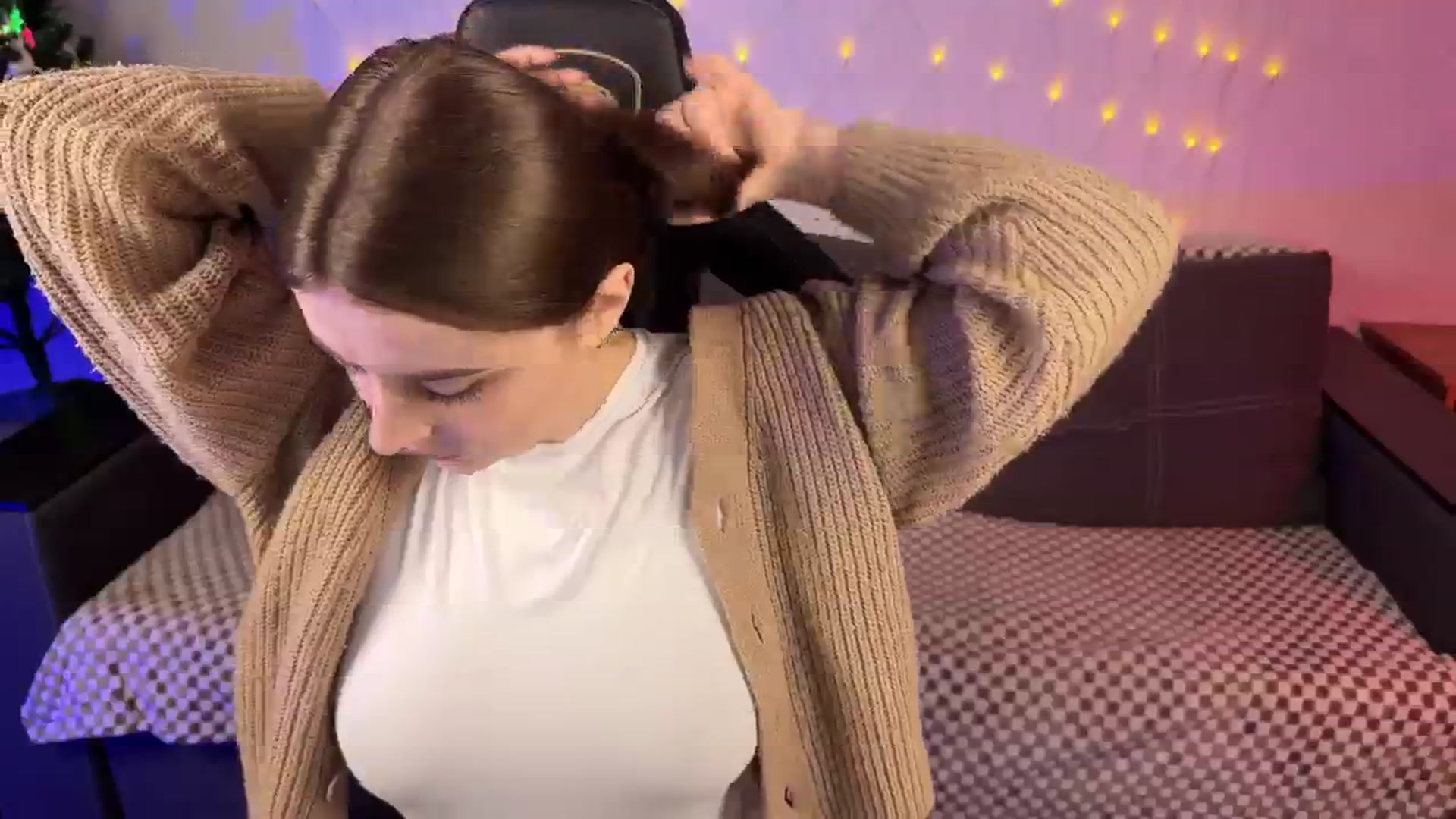 Gallery image thumbnail from yuunalii's myfreecams stream on, 01/02/2025, 10:43 image 8 of 20