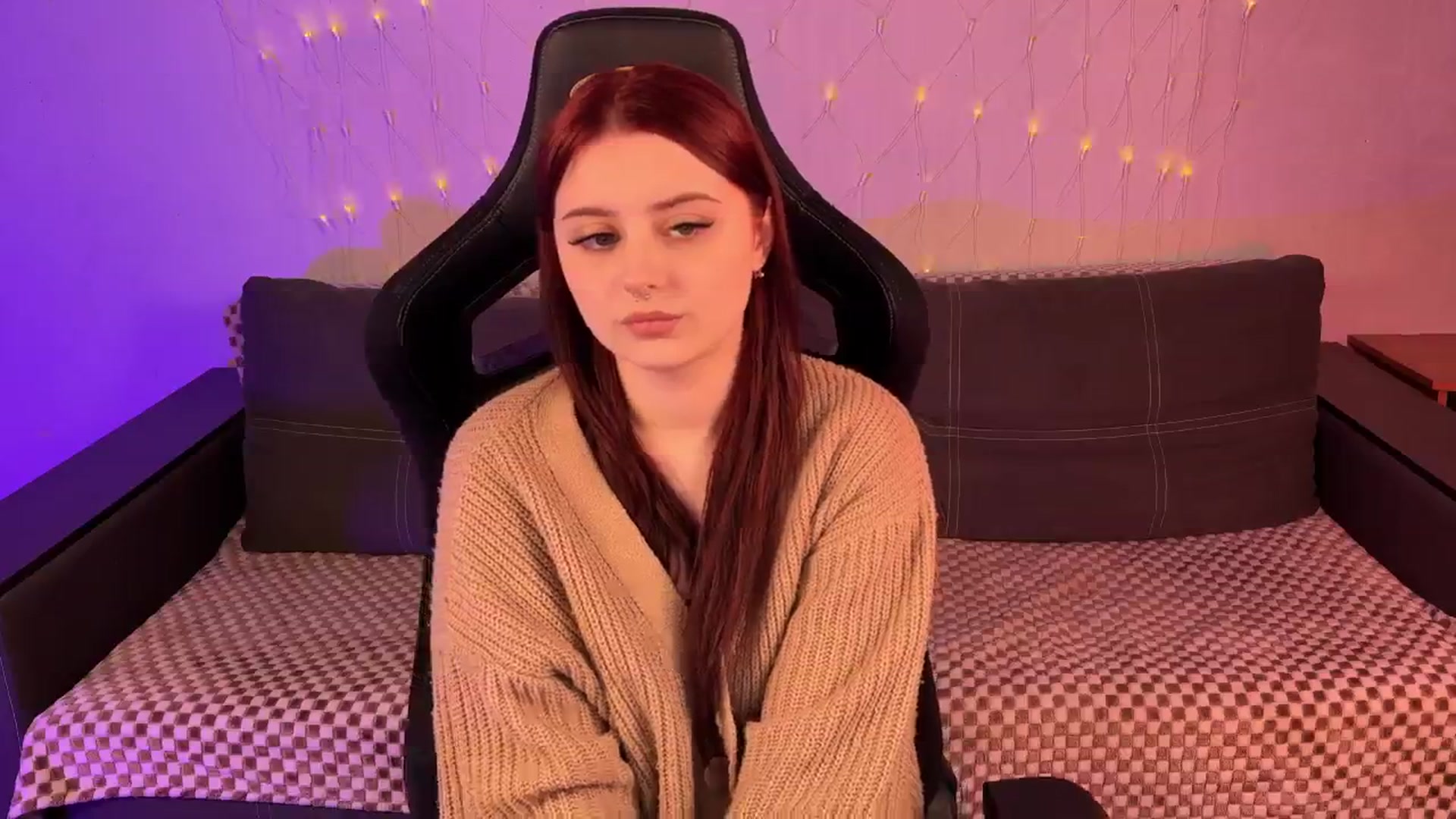 Gallery image thumbnail from yuunalii's myfreecams stream on, 02/08/2025, 12:06 image 15 of 20