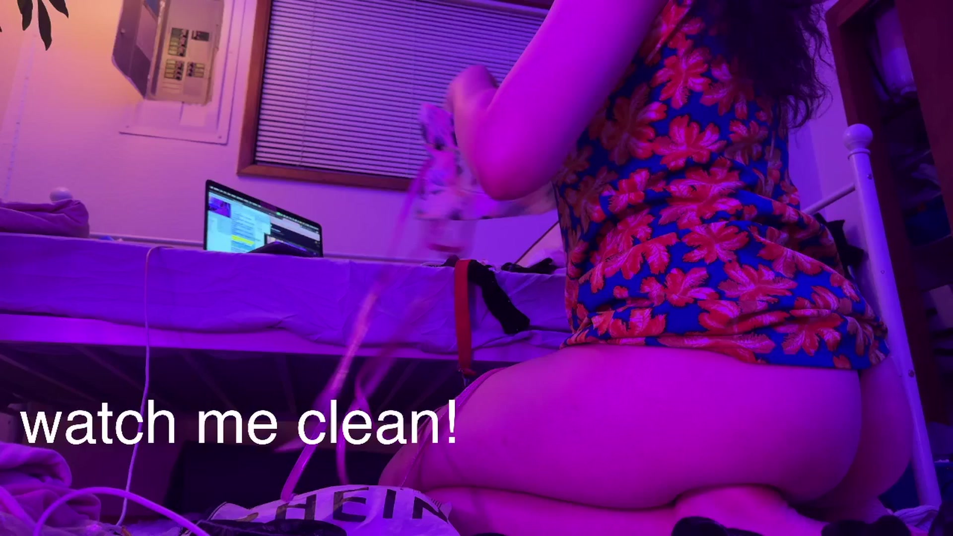 Gallery image thumbnail from zoeyjpeg's myfreecams stream on, 05/10/2025, 06:16 image 2 of 20