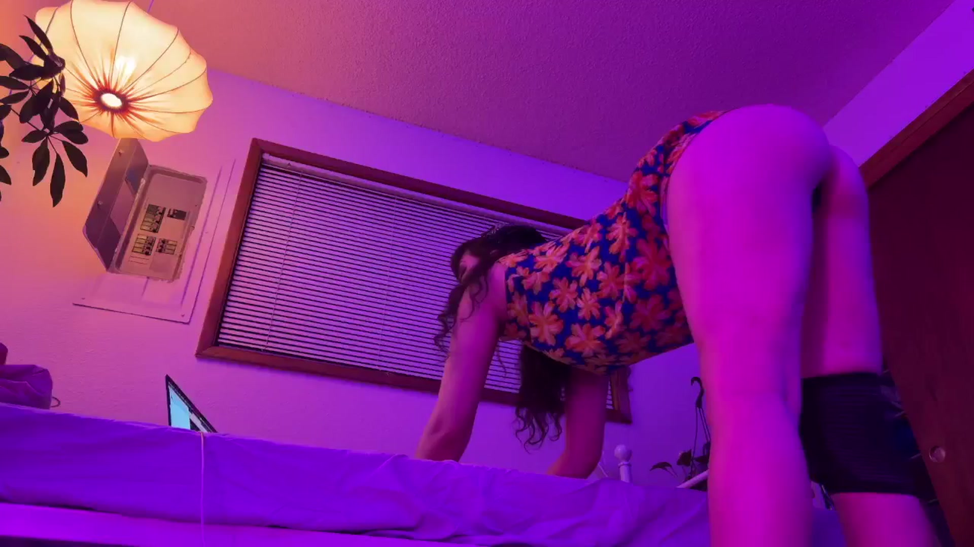 Gallery image thumbnail from zoeyjpeg's myfreecams stream on, 05/10/2025, 06:16 image 14 of 20