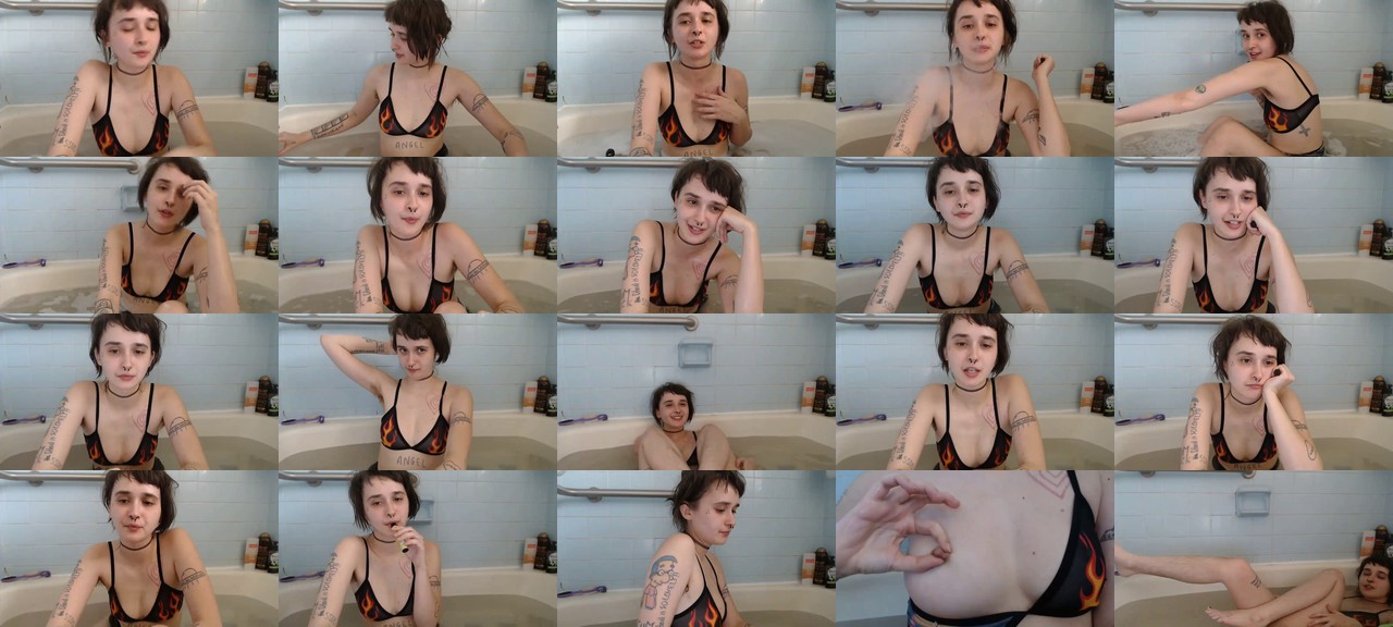 sickgrrl-MFC-202012101617_m.jpg