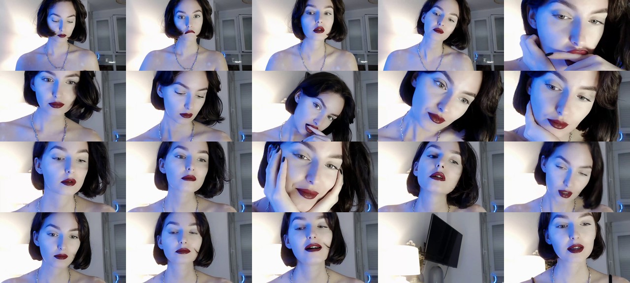 Red_Lips_Girl-MFC-202210282339_m.jpg