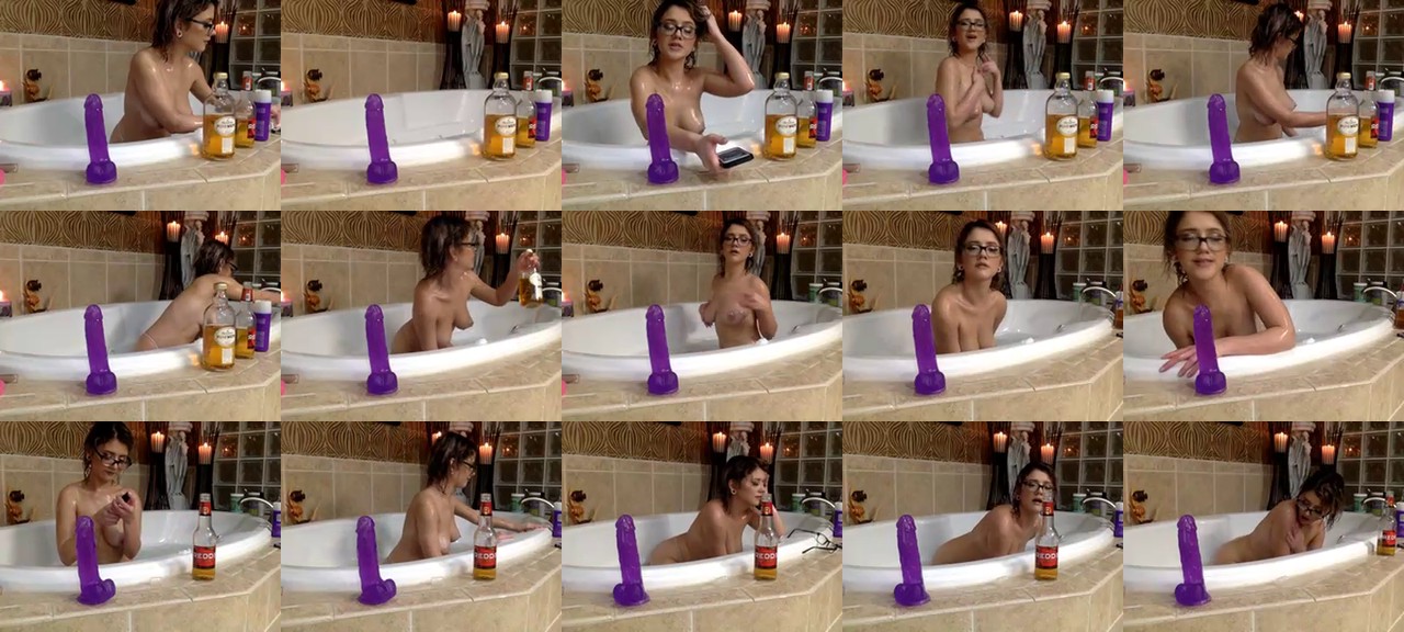 Evelynrose_x-MFC-201910261853_m.jpg
