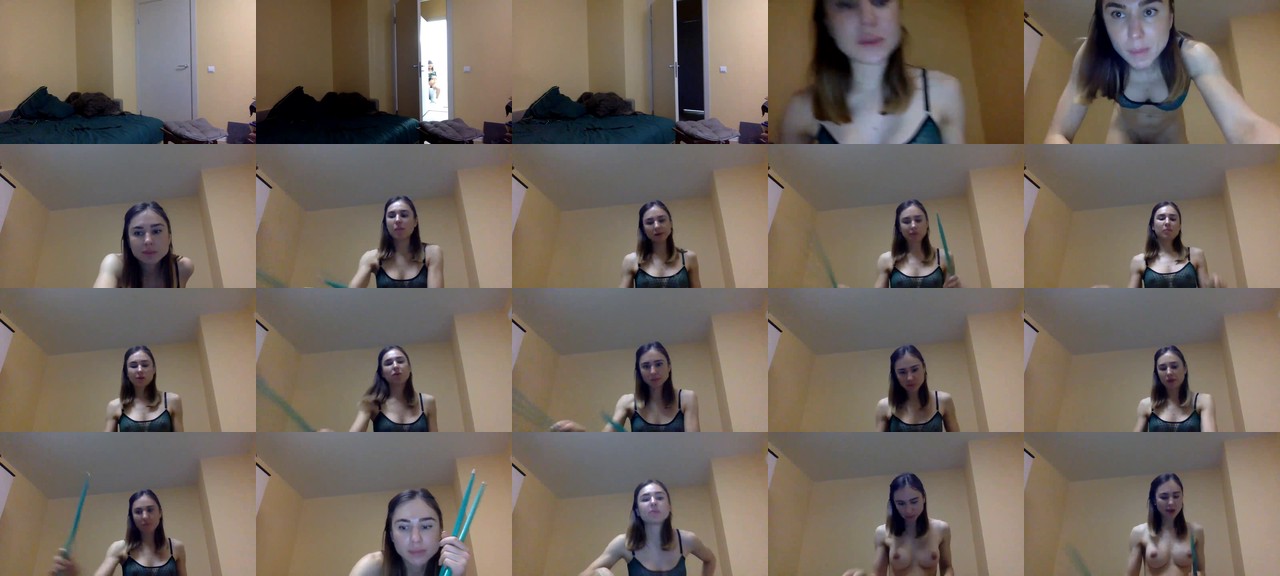 EgoisticKitty-MFC-202210111627_m.jpg