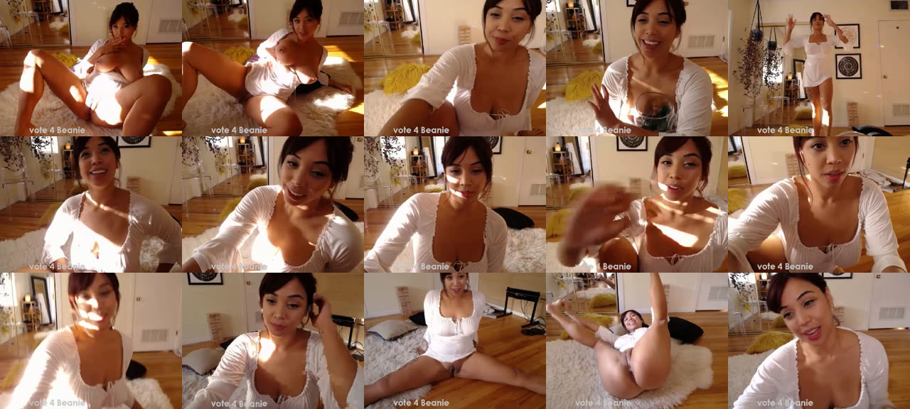 KissingHigh-MFC-201809252335_m.jpg