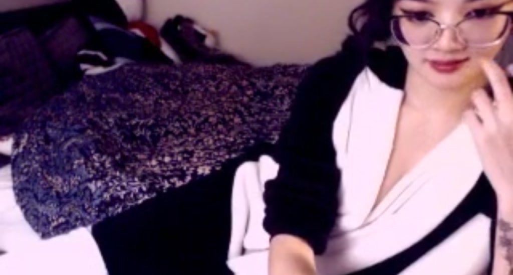 TigerLilyBae video thumbnail