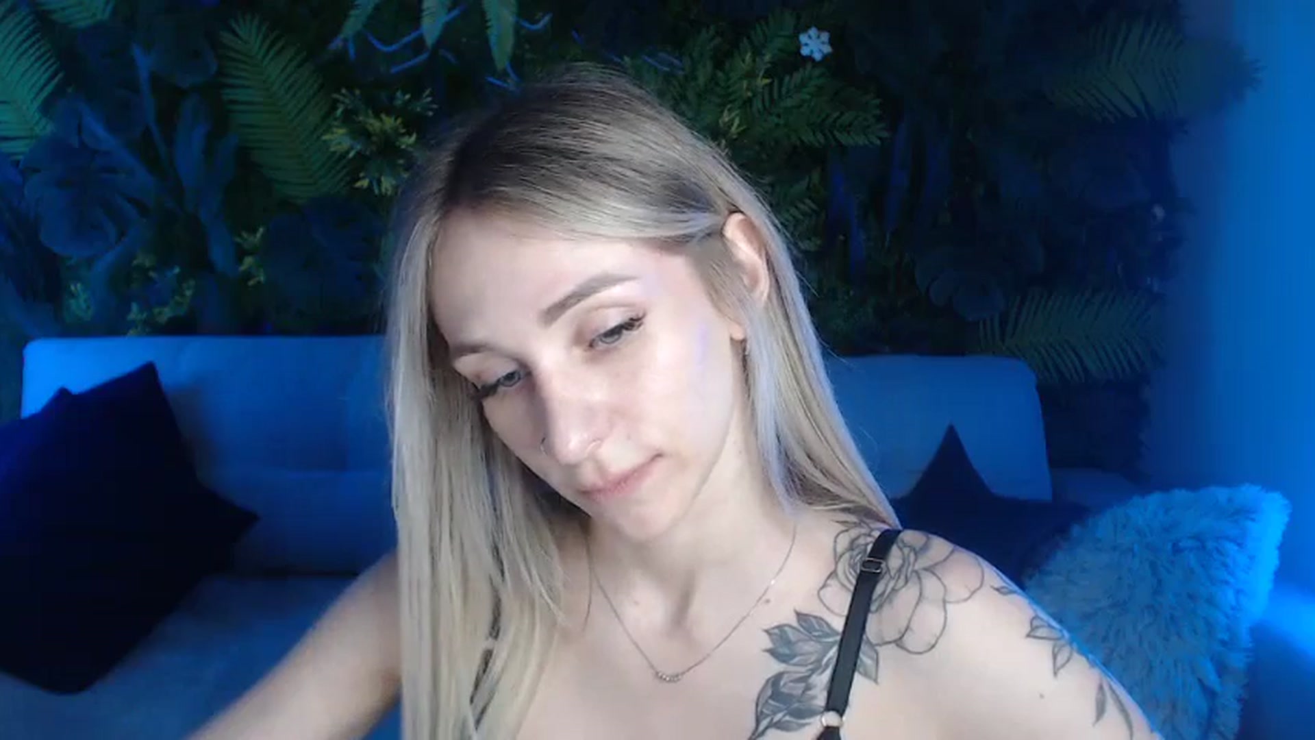 Horny_Blond video thumbnail