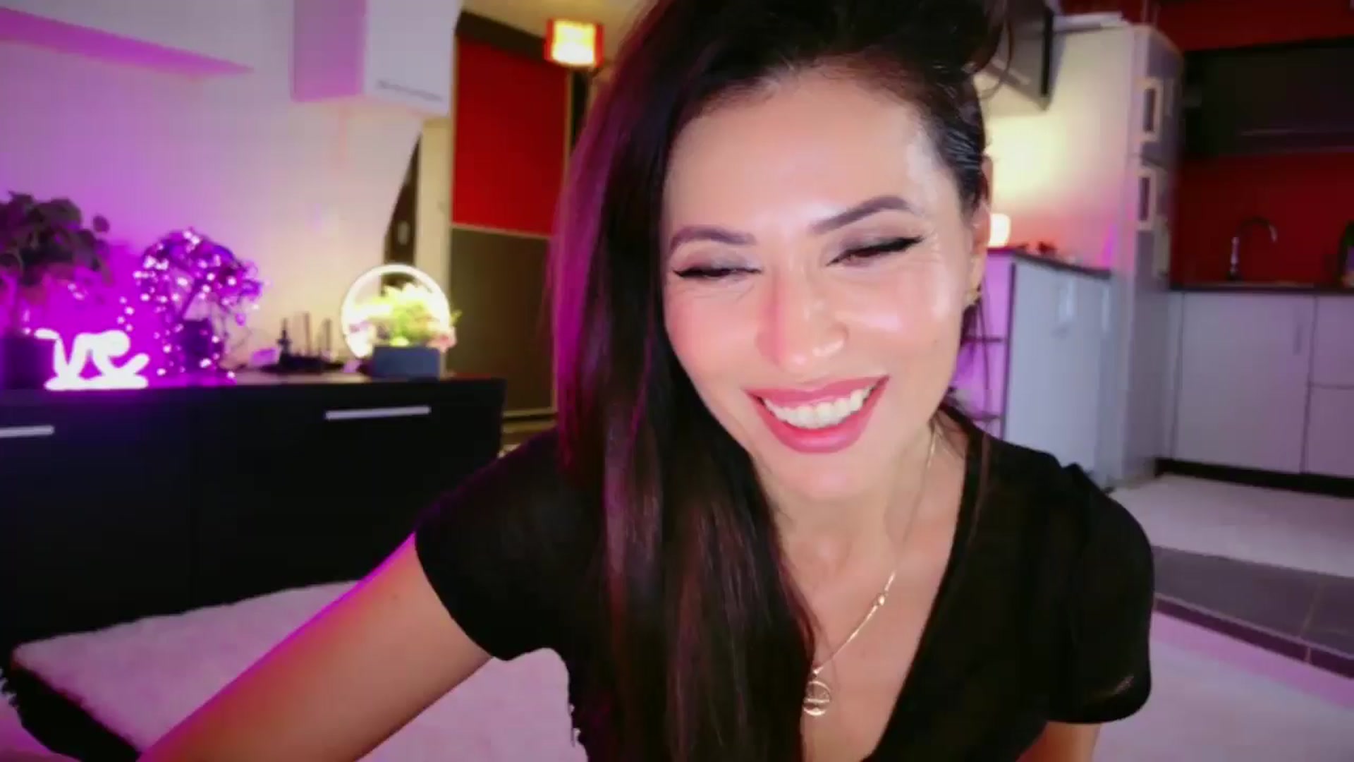 SmileyTinaa video thumbnail