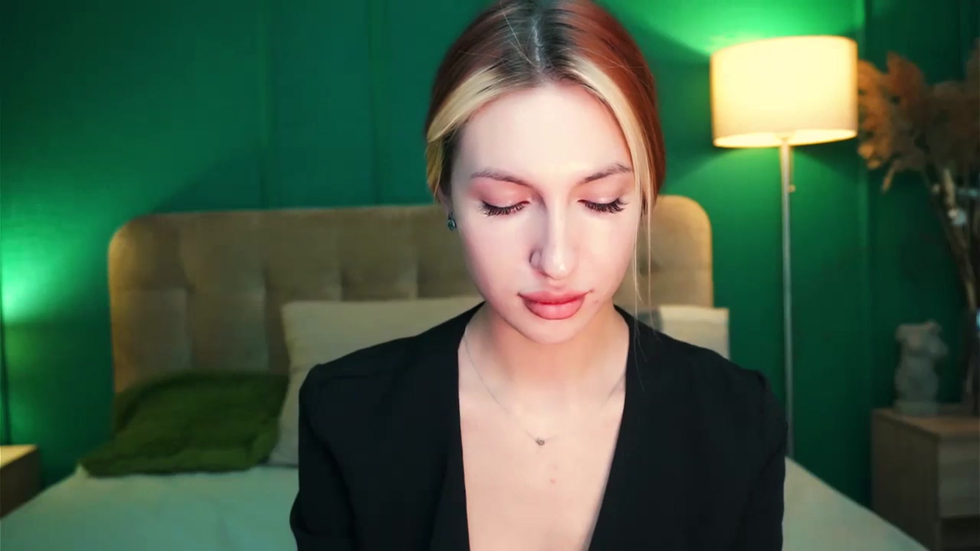 LovelyGin video thumbnail