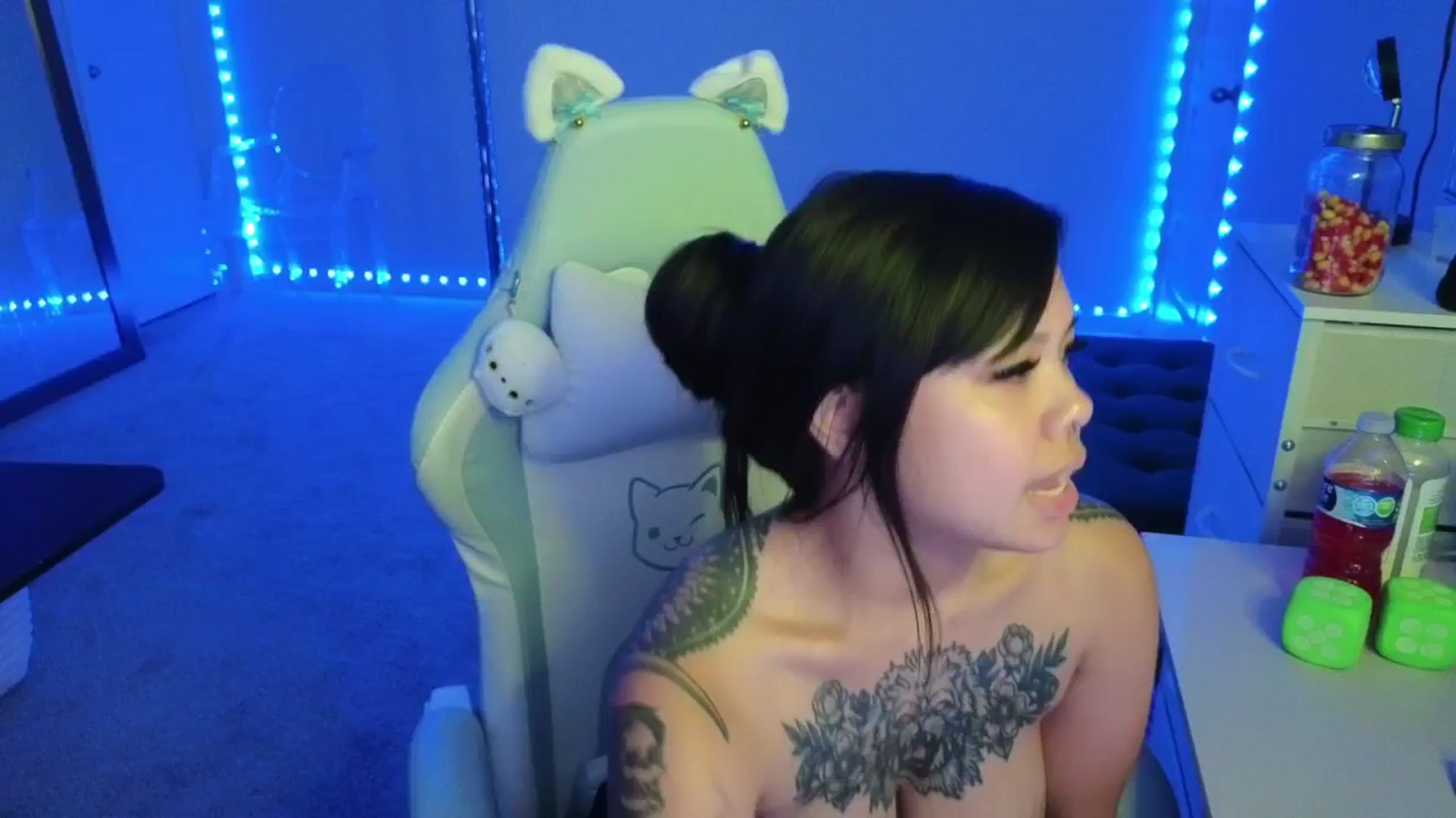 dolllface video thumbnail