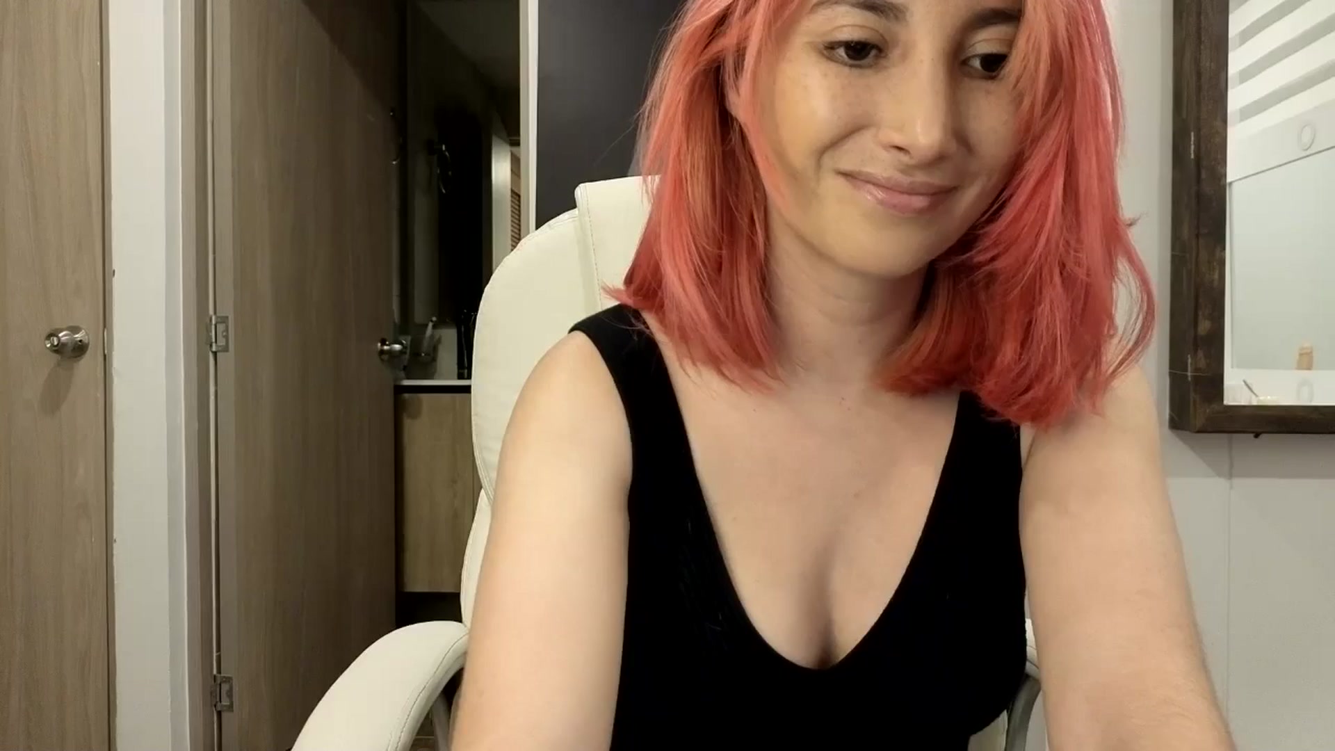 LizzEser video thumbnail