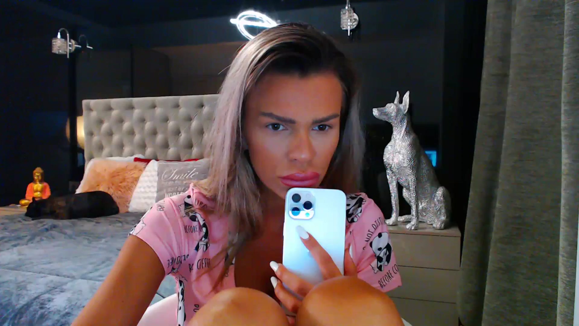 D_y_y video thumbnail