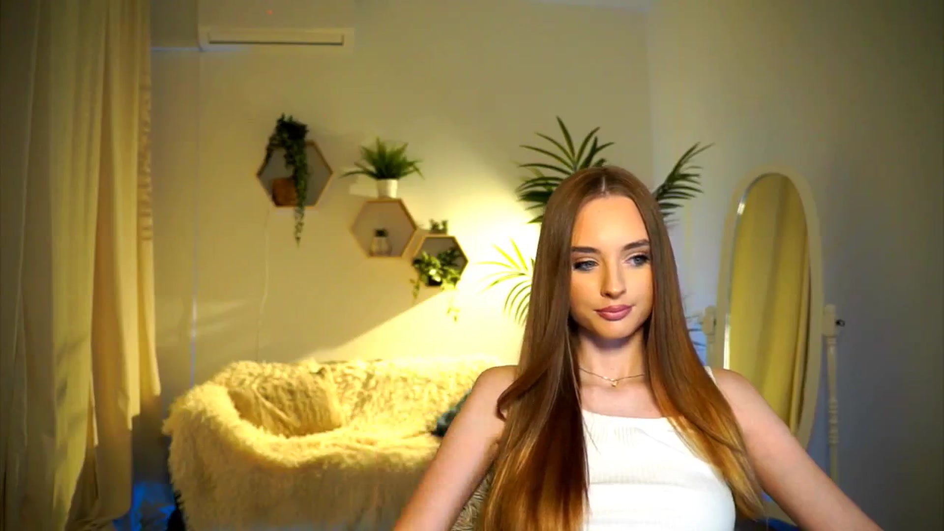 petitegonwild video thumbnail