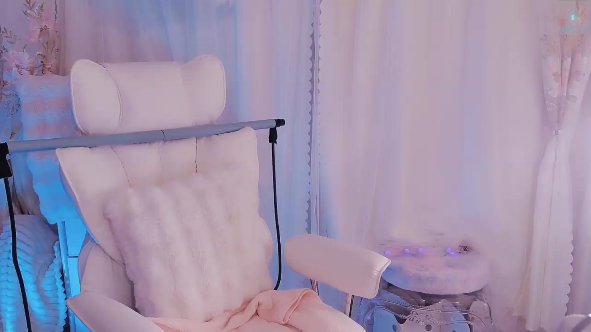meowtheworld video thumbnail